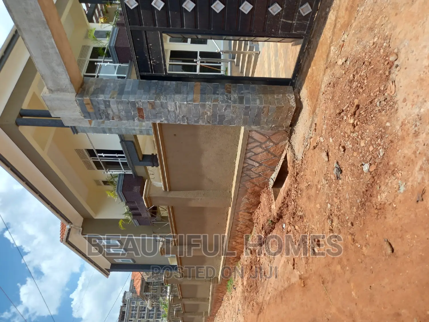 Furnished 6bdrm Duplex in Kyanja Tarmack, Nakawa for sale in Nakawa