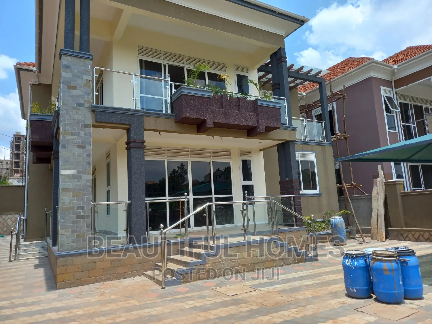 Furnished 6bdrm Maisonette in Kyanja Gated Estate, Nakawa for sale in Nakawa