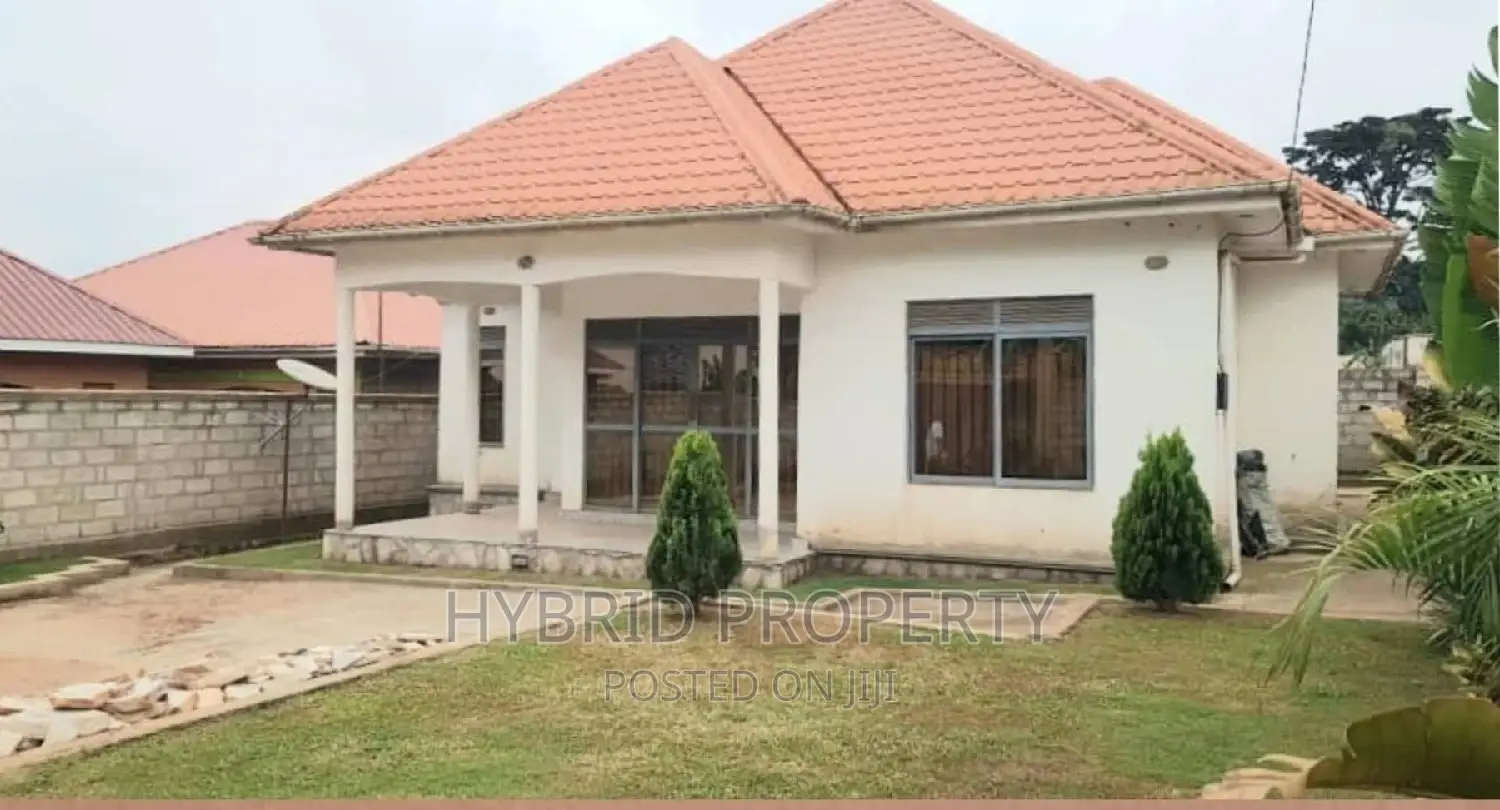 3bdrm House in Kitende~Mazzi Along, Ssisa for sale in Ssisa