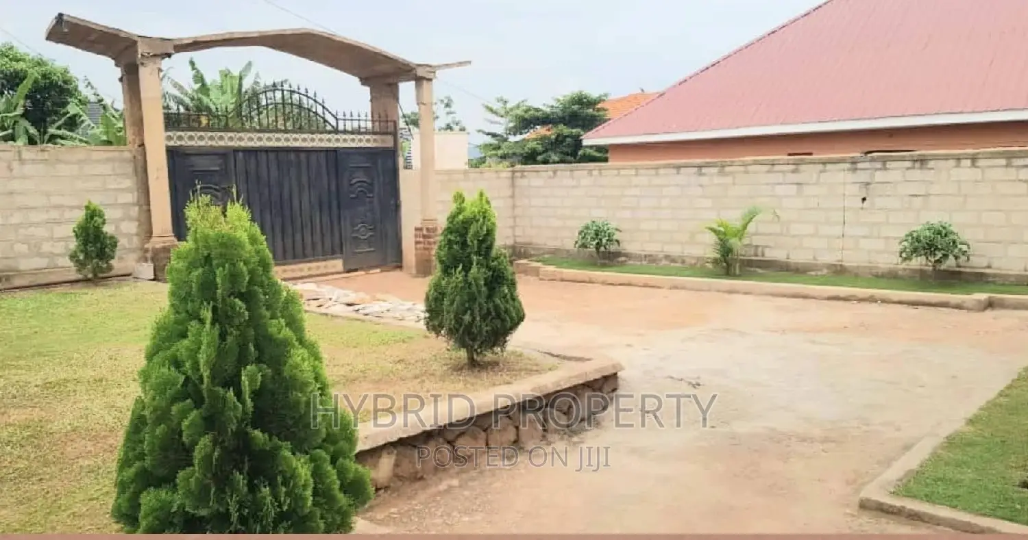 3bdrm House in Kitende~Mazzi Along, Ssisa for sale in Ssisa