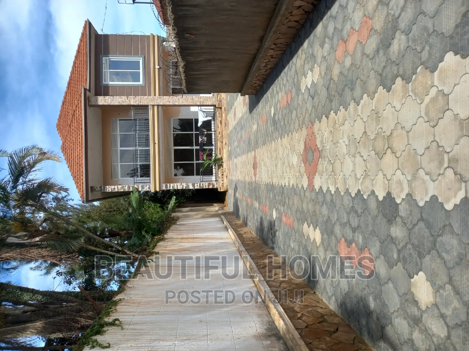 Furnished 5bdrm House in Kansanga Kiwafu, Makindye for sale in Makindye