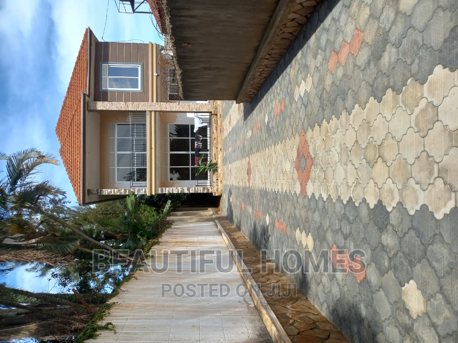 Furnished 5bdrm House in Kansanga Kiwafu, Makindye for sale in Makindye