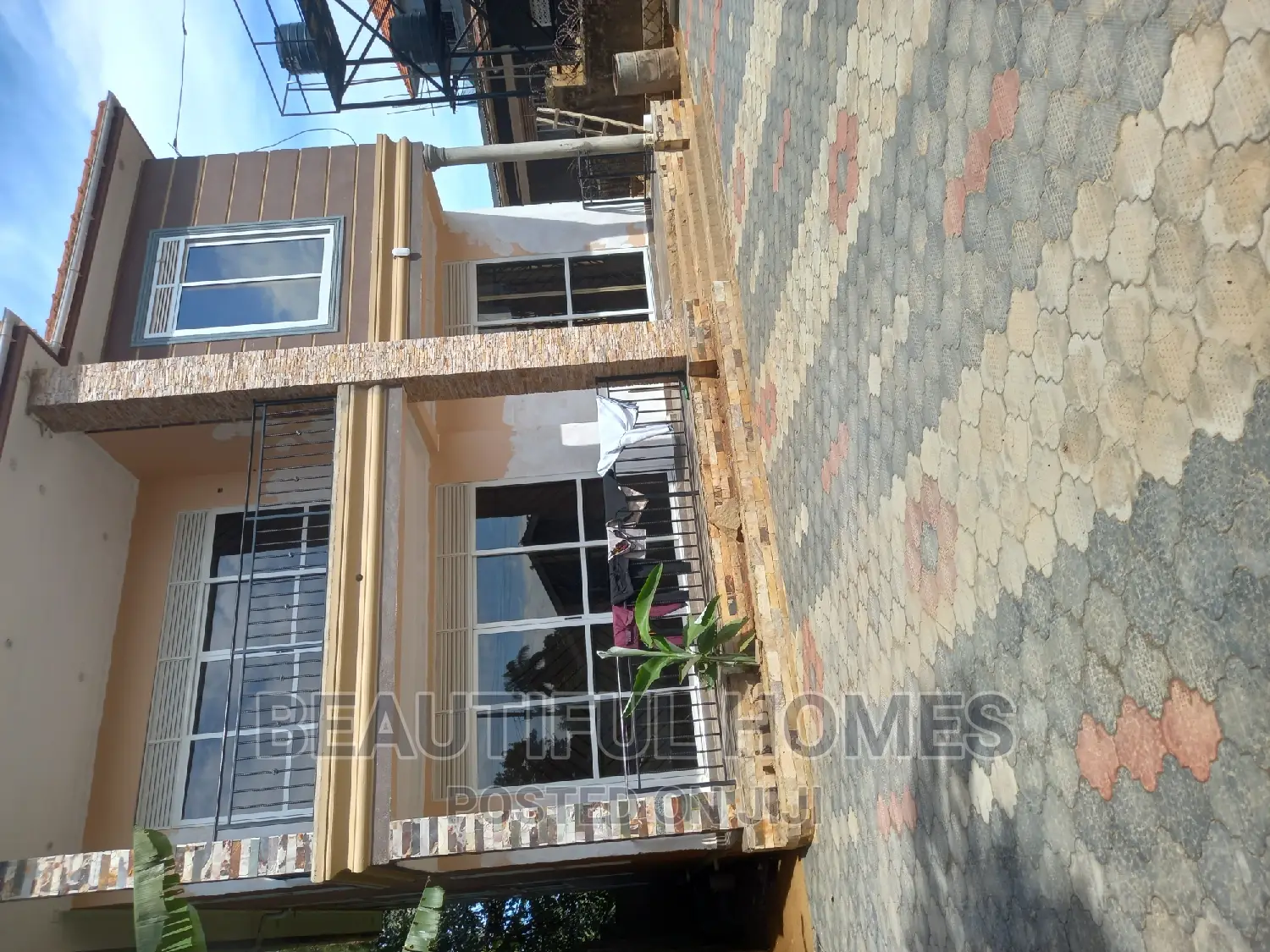 Furnished 5bdrm House in Kansanga Kiwafu, Makindye for sale in Makindye