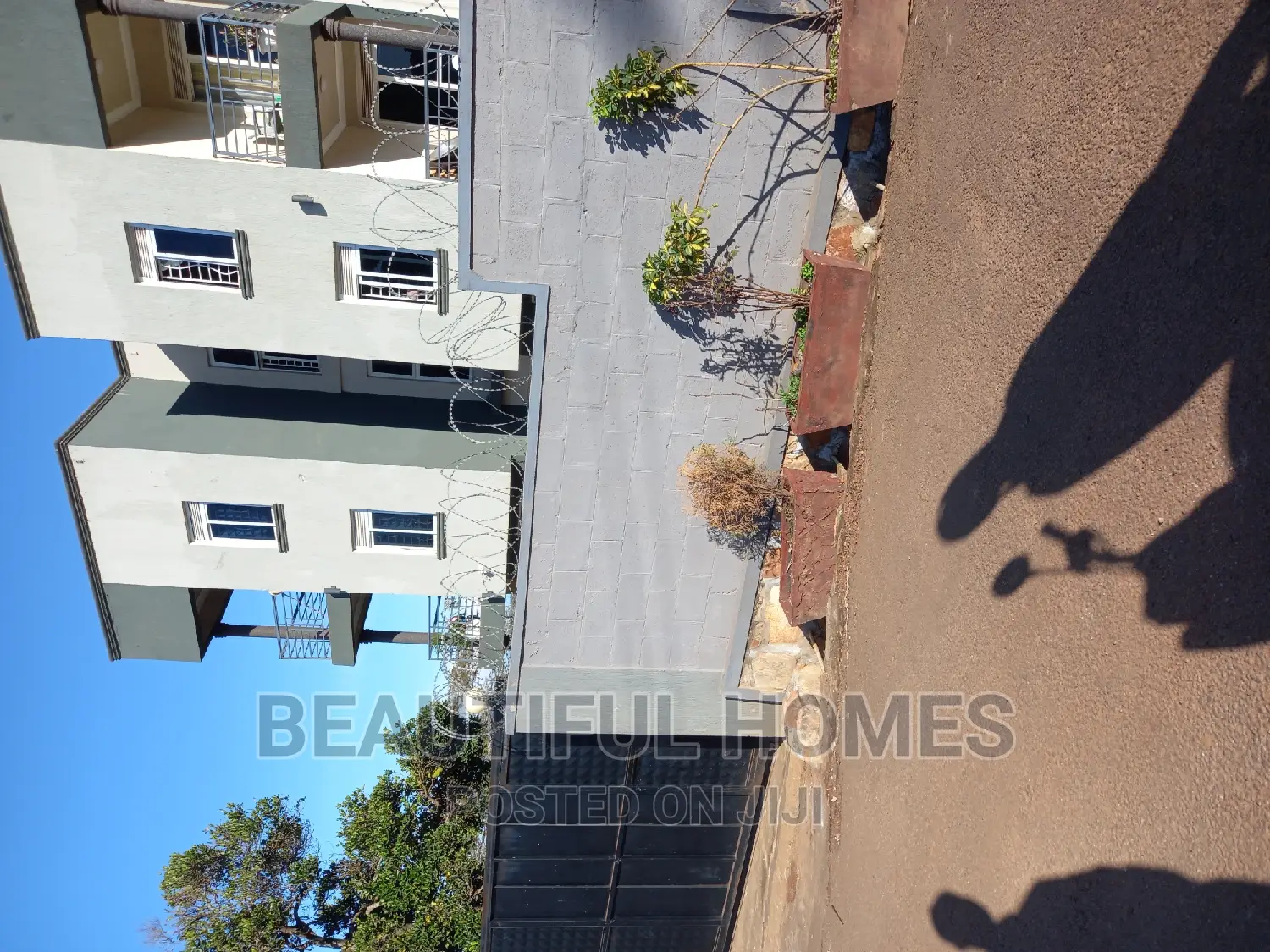 Furnished 1bdrm Apartment in Buziga Lake View, Makindye for sale in Makindye