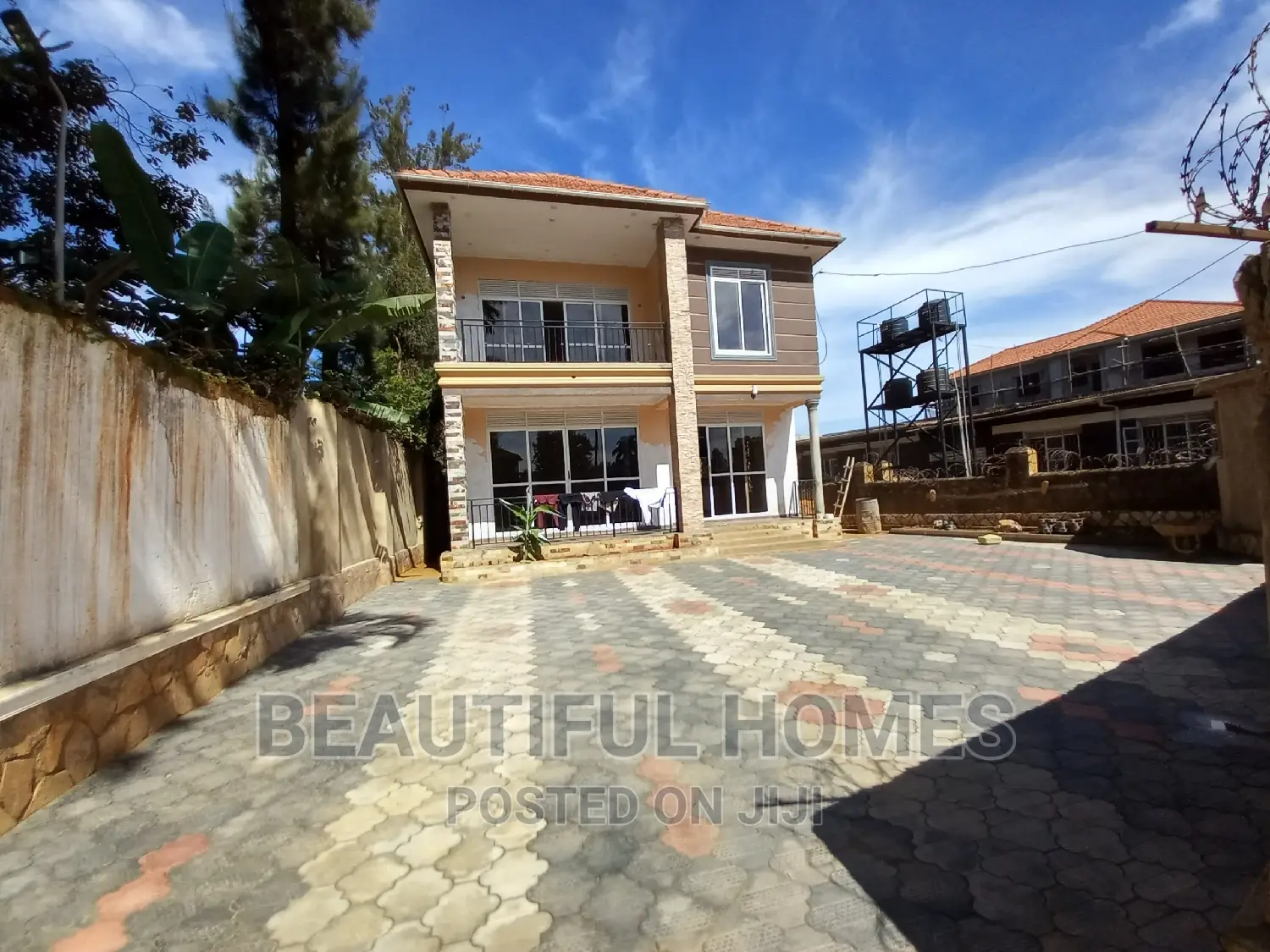 Furnished 5bdrm Maisonette in Kansanga, Makindye for sale in Makindye