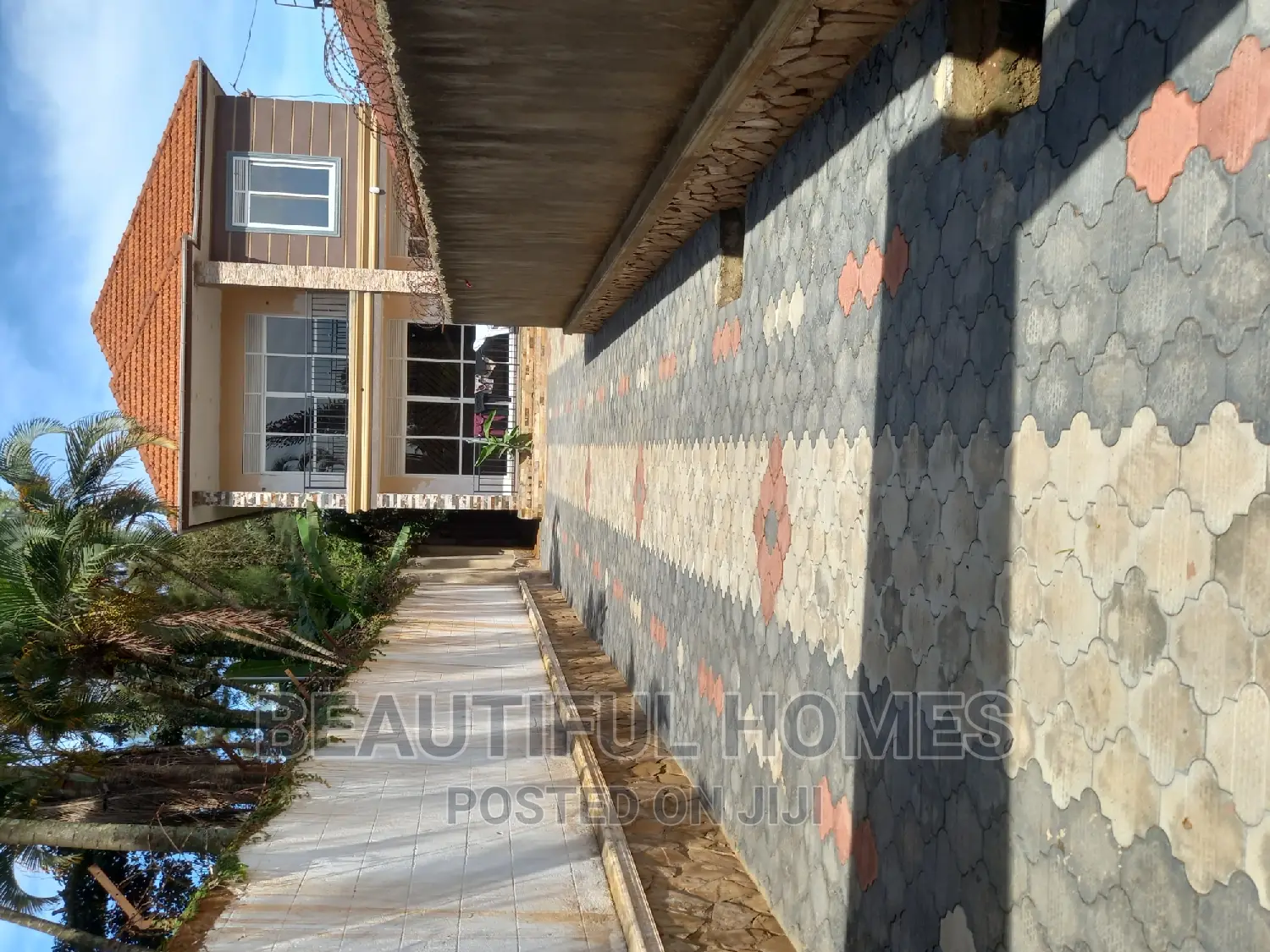 Furnished 5bdrm Mansion in Kansanga Kiwafu, Makindye for sale in Makindye