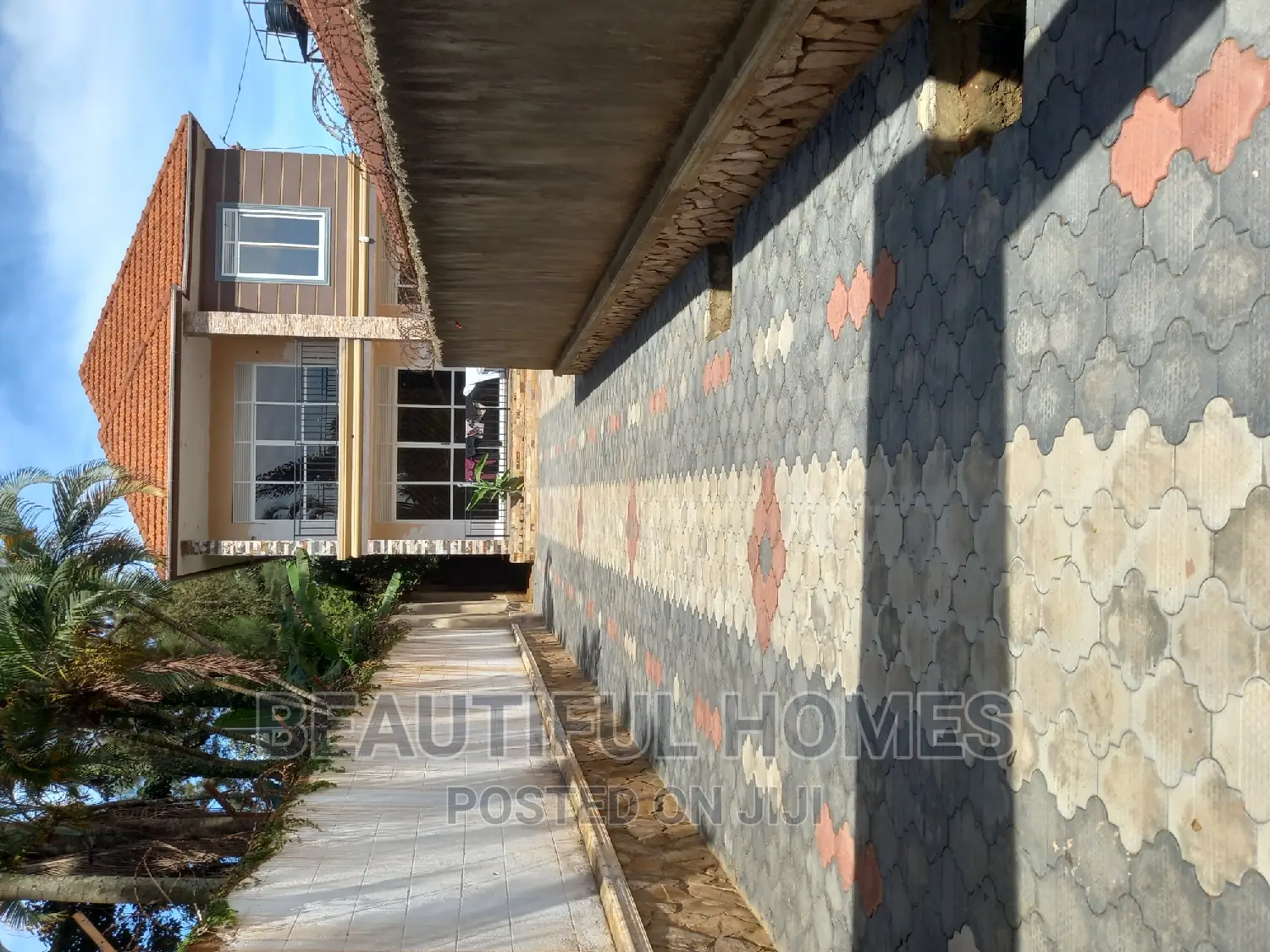 Furnished 5bdrm Mansion in Kansanga Kiwafu, Makindye for sale in Makindye