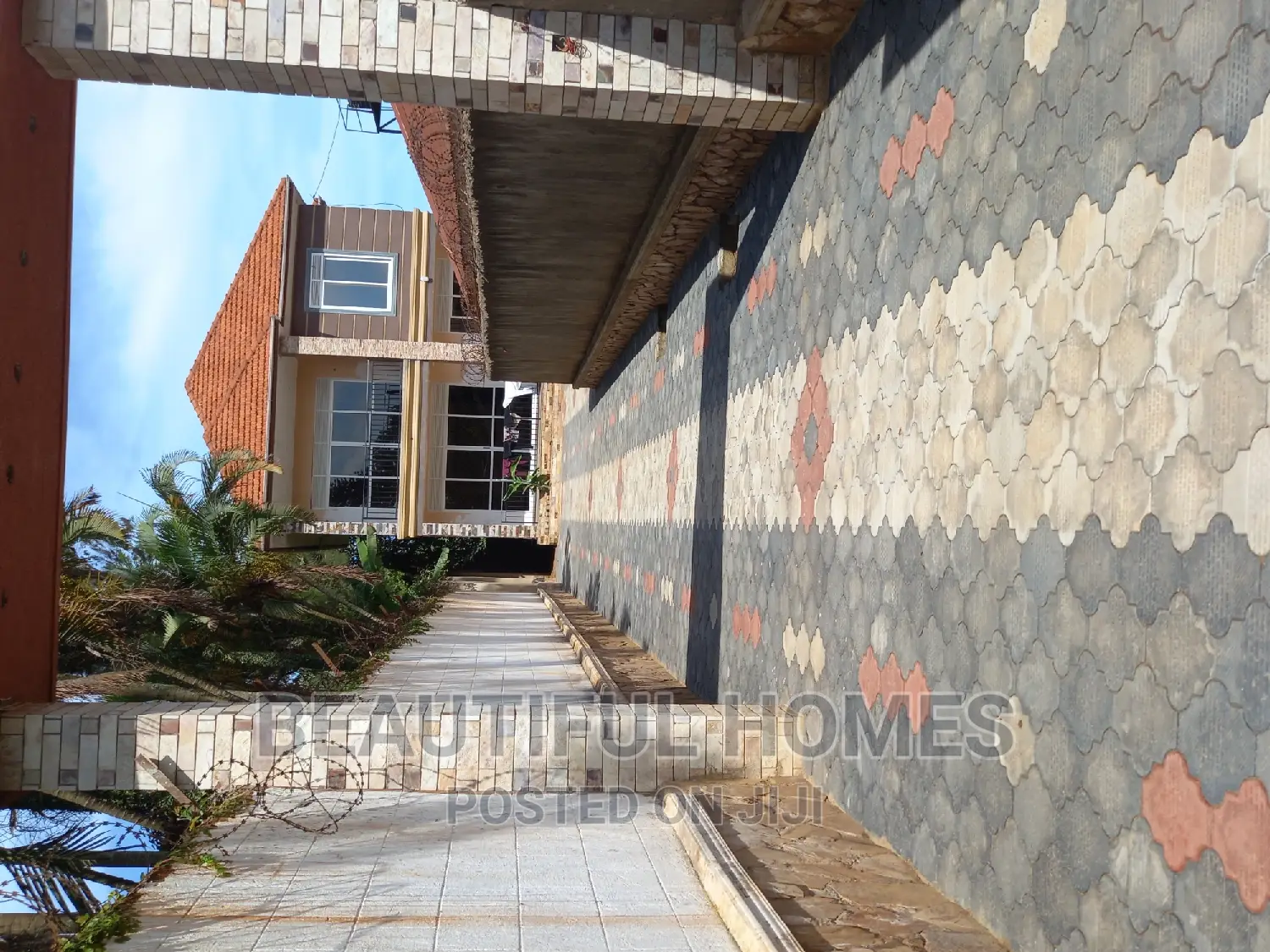 Furnished Mini Flat in Kansanga, Makindye for sale in Makindye