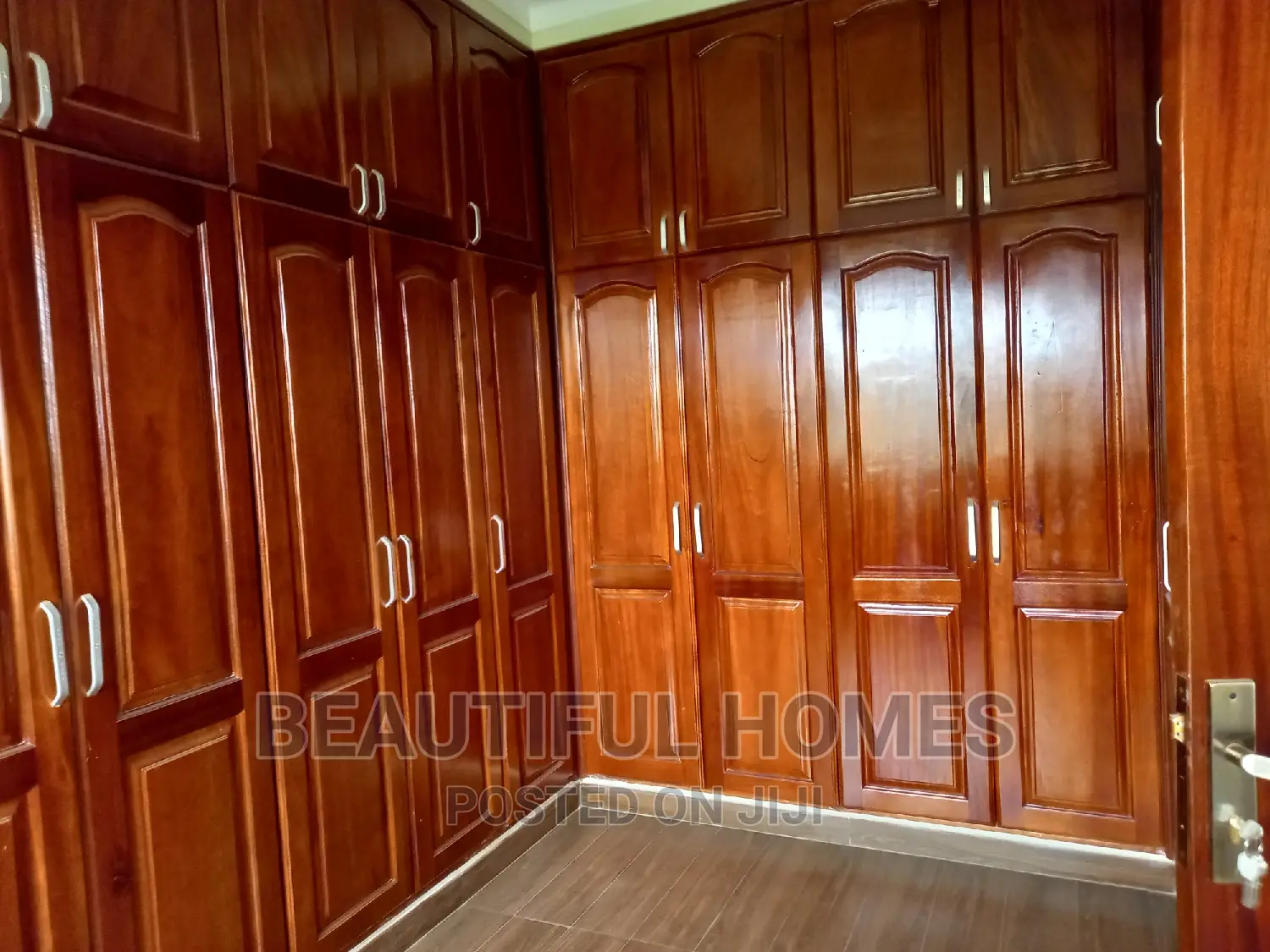 Furnished 6bdrm Mansion in Munyonyo Lake View, Makindye for sale in Makindye