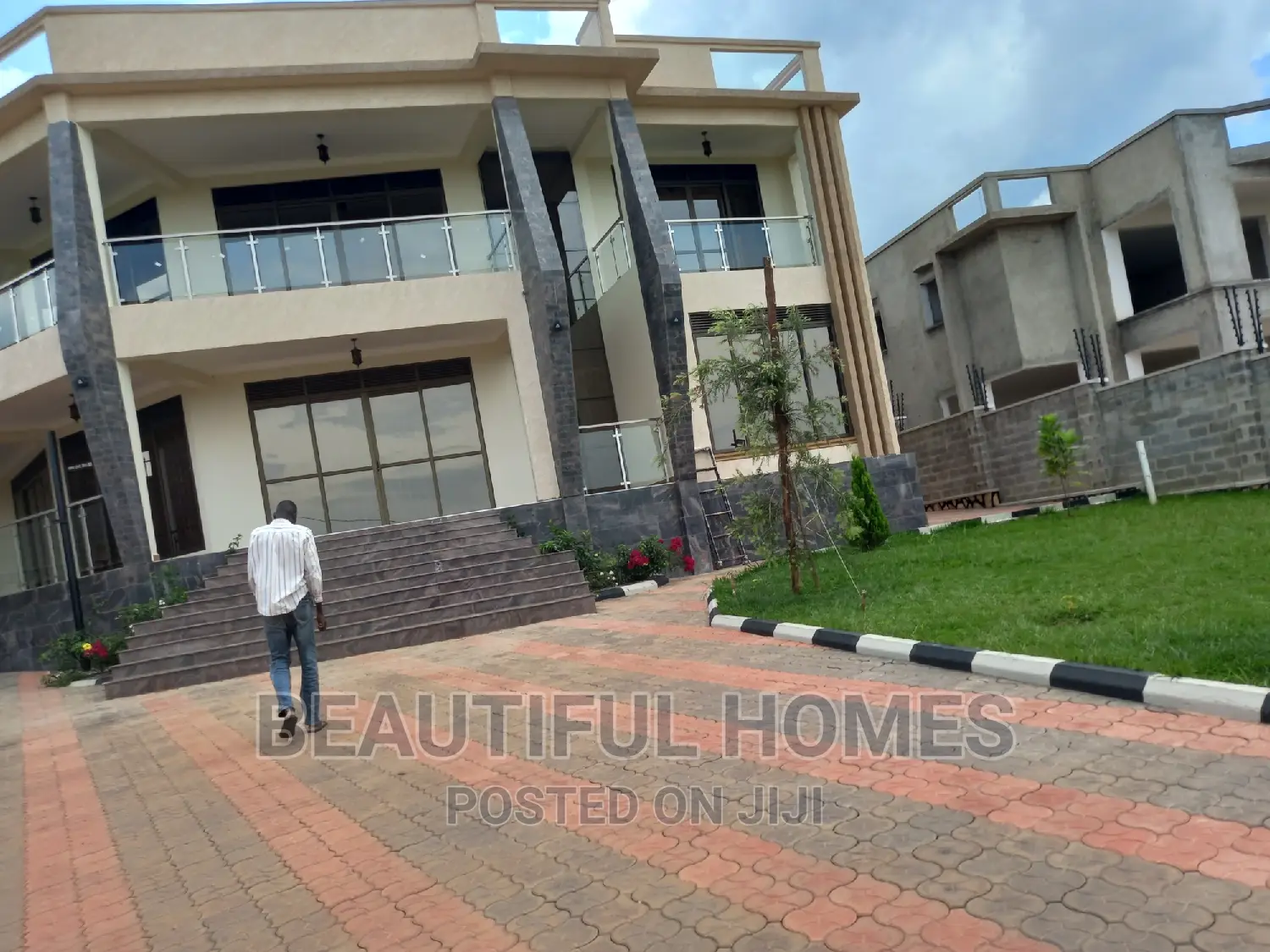 Furnished 6bdrm Mansion in Munyonyo Lake View, Makindye for sale in Makindye