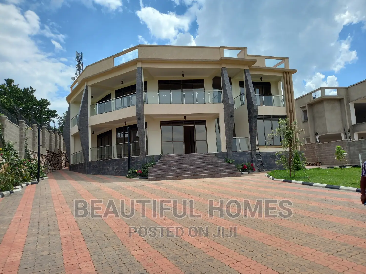 Furnished 6bdrm Duplex in Munyonyo Speke, Makindye for sale in Makindye
