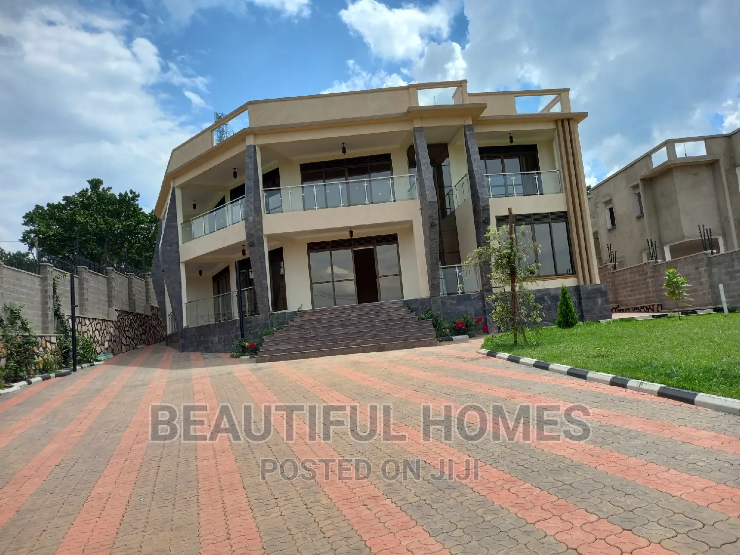 Furnished 6bdrm Mansion in Munyonyo Wealthy, Makindye for sale in Makindye