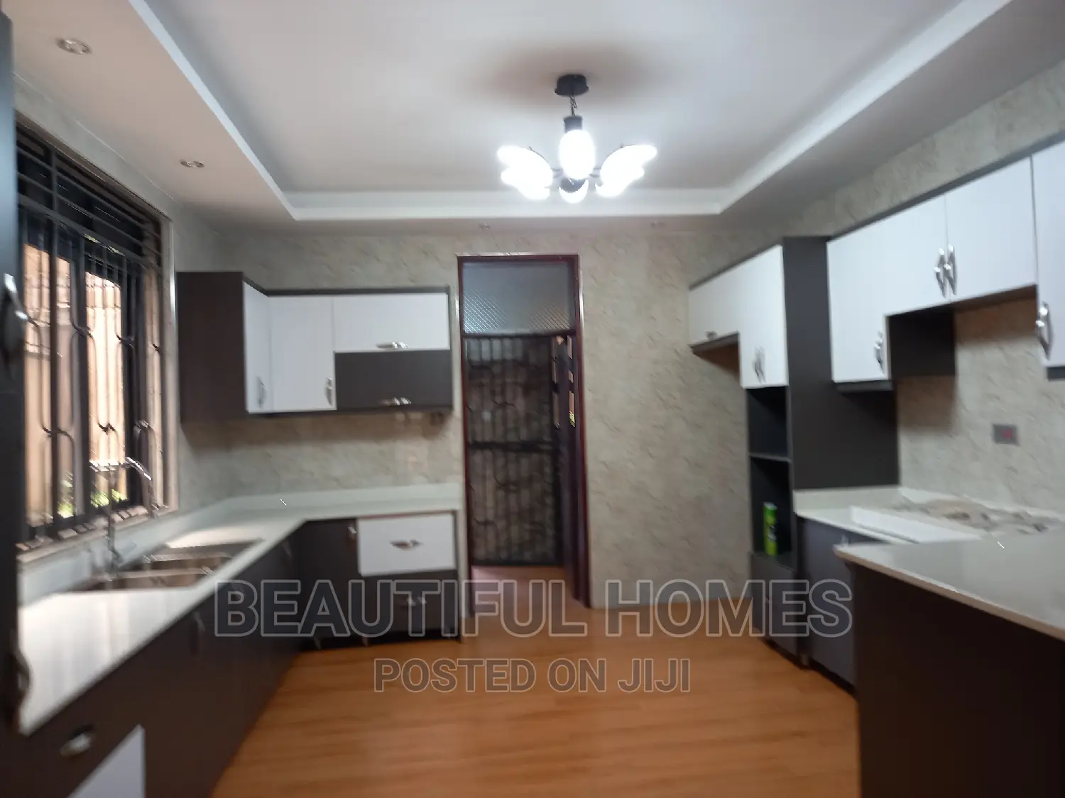 Furnished 6bdrm Mansion in Munyonyo Lake, Makindye for sale in Makindye