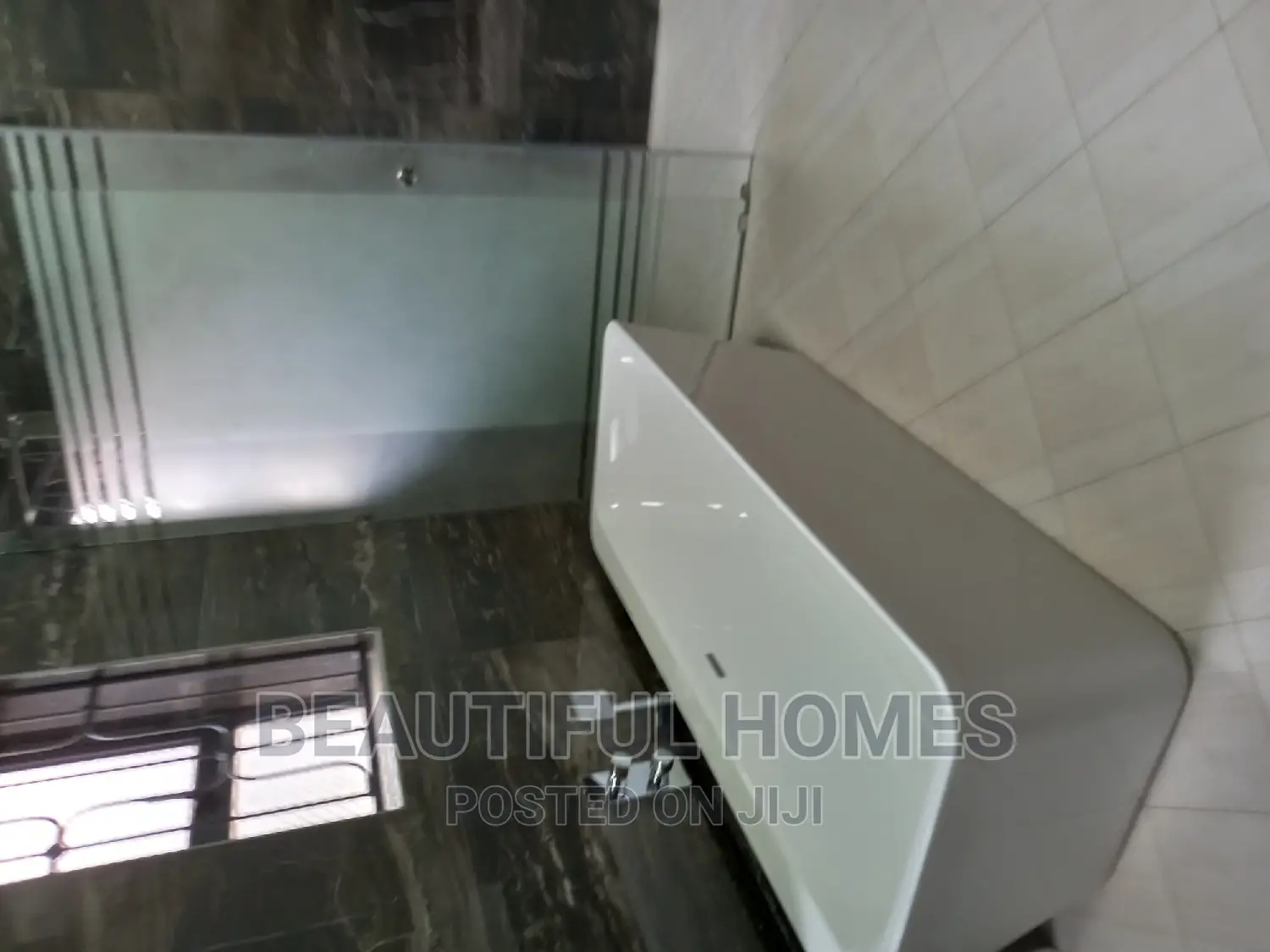 Furnished 6bdrm Duplex in Munyonyo, Makindye for sale in Makindye
