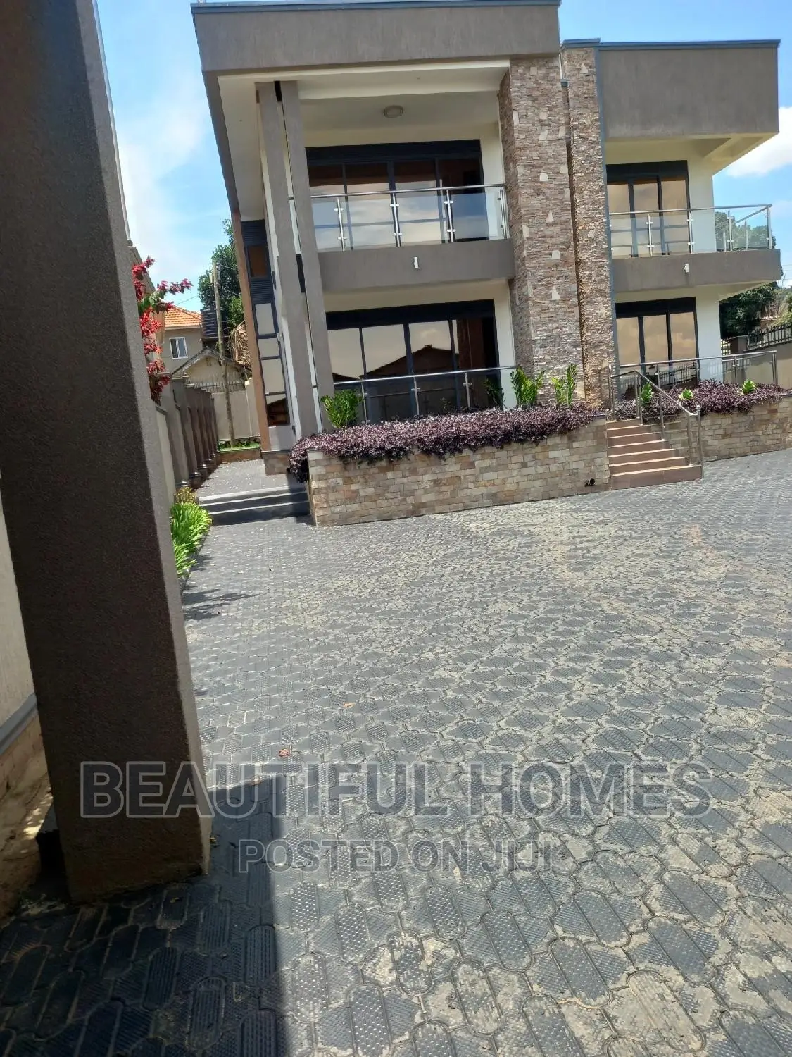 Furnished 6bdrm House in Munyonyo, Makindye for sale in Makindye