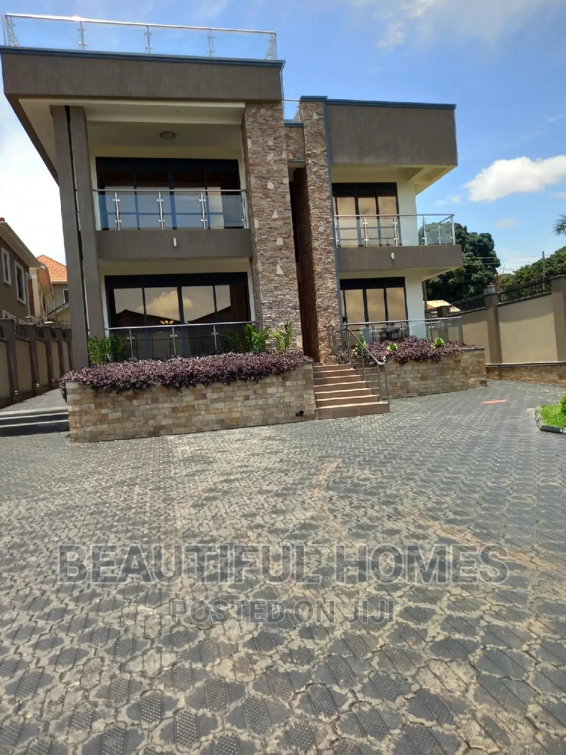 Furnished 6bdrm House in Munyonyo, Makindye for sale in Makindye
