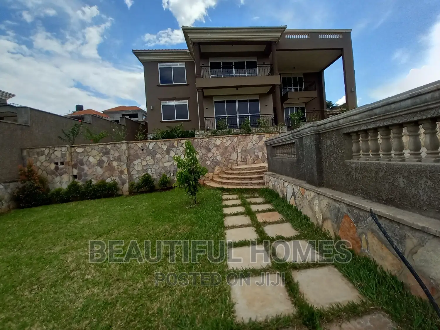Furnished 6bdrm Mansion in Munyonyo Lake View, Makindye for sale in Makindye
