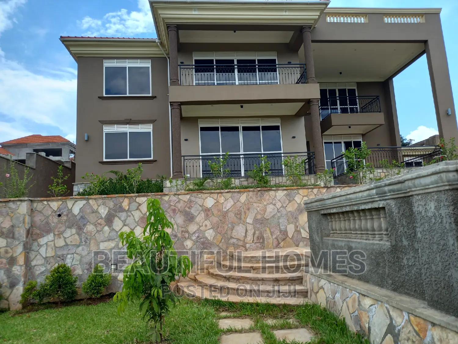 Furnished 6bdrm Mansion in Munyonyo Lake View, Makindye for sale in Makindye
