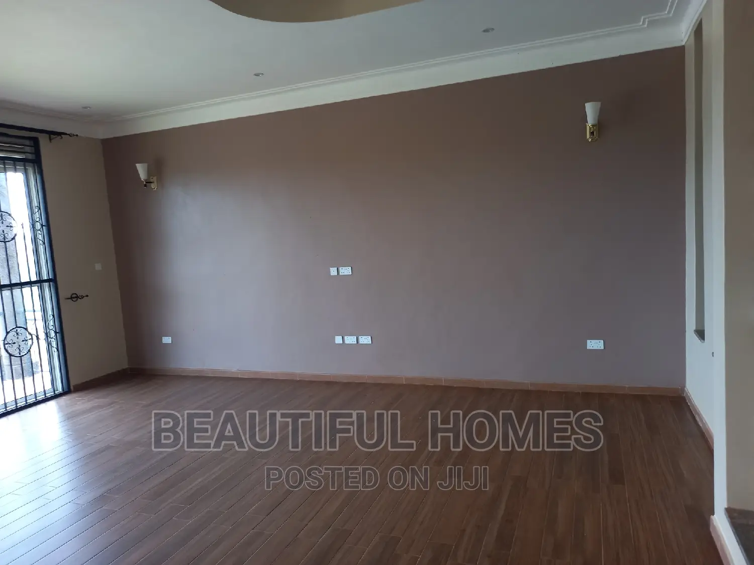 Furnished 6bdrm Duplex in Munyonyo Corporate, Makindye for sale in Makindye