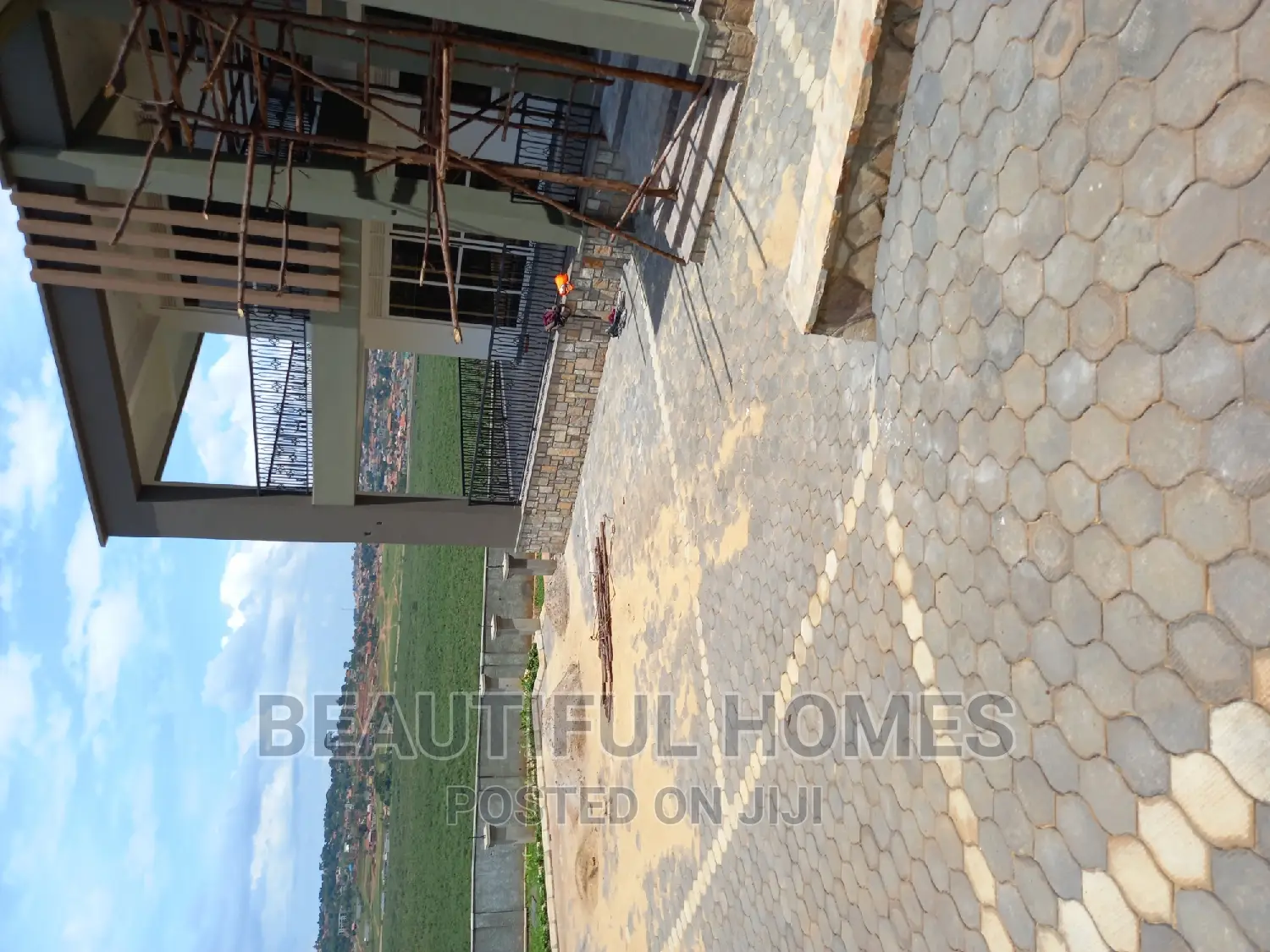 Furnished 6bdrm Mansion in Munyonyo With Lake, Makindye for sale in Makindye