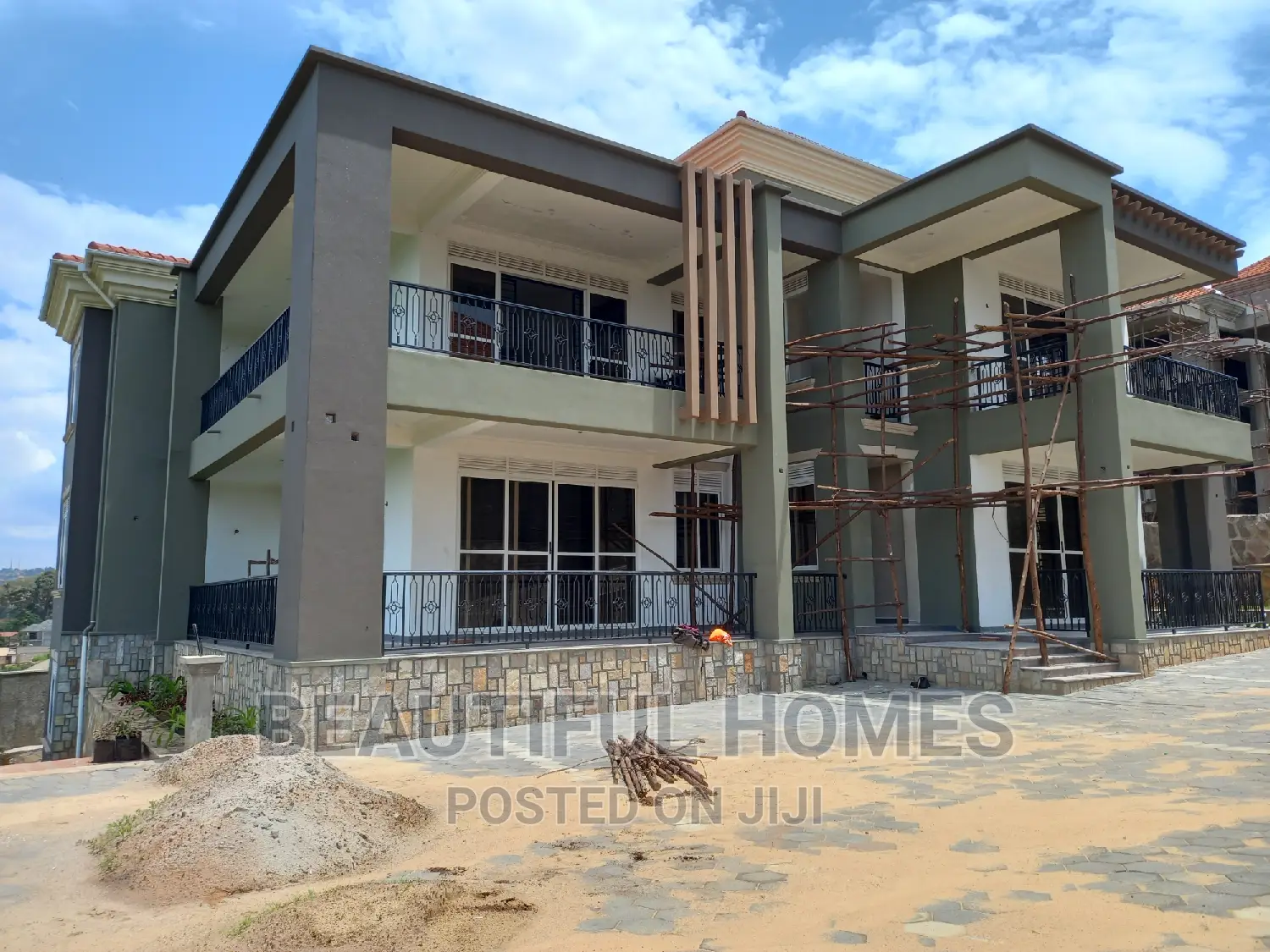 Furnished 6bdrm Mansion in Munyonyo With Lake, Makindye for sale in Makindye