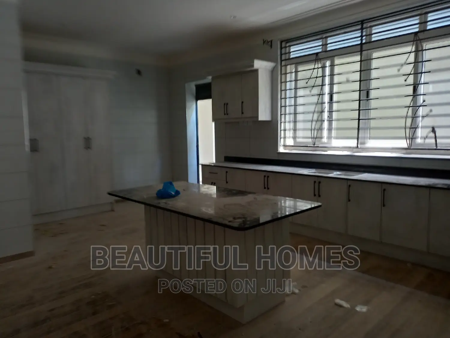 Furnished 6bdrm Duplex in Munyonyo Corporates, Makindye for sale in Makindye