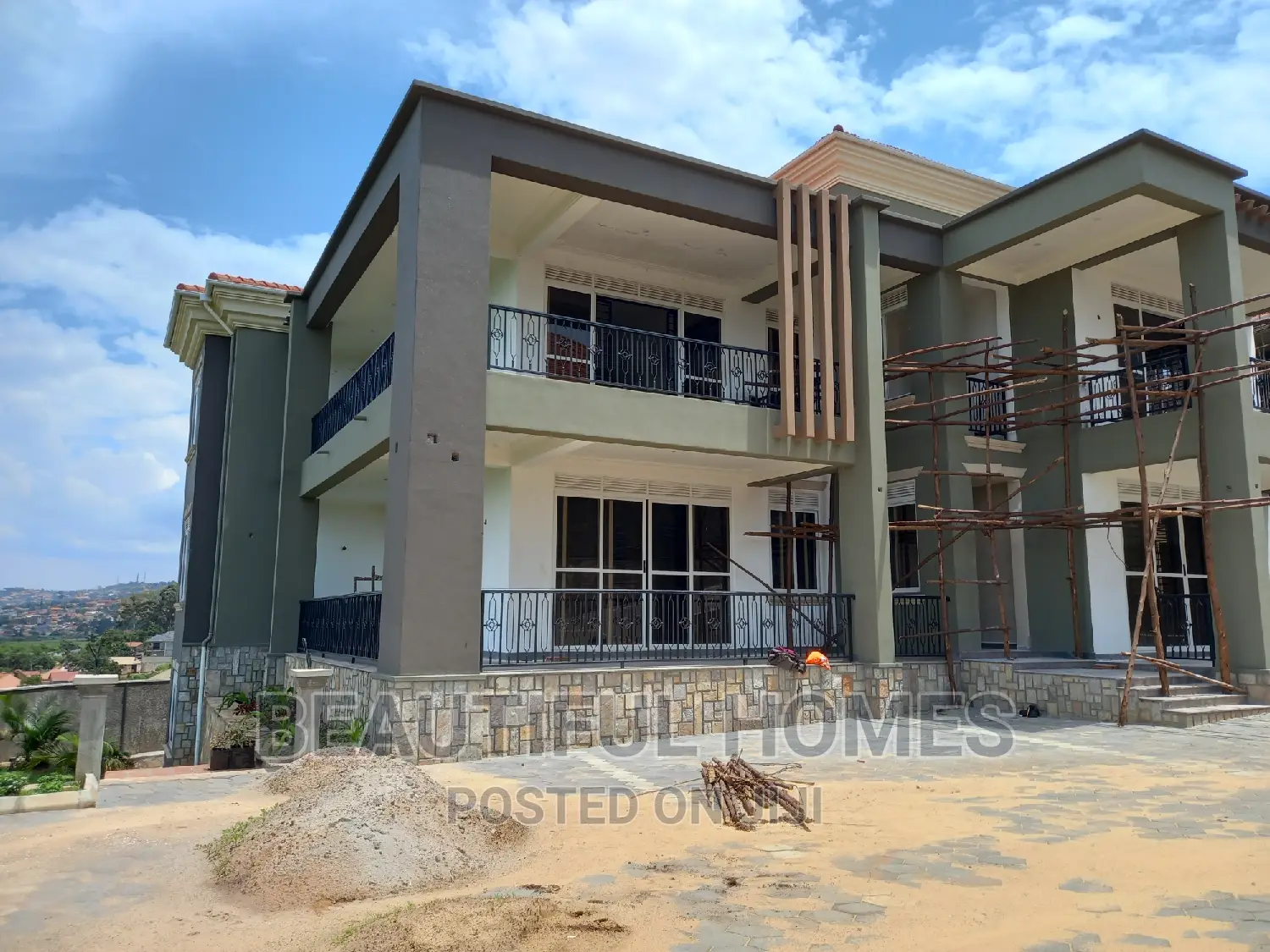 Furnished 6bdrm Duplex in Munyonyo Corporates, Makindye for sale in Makindye