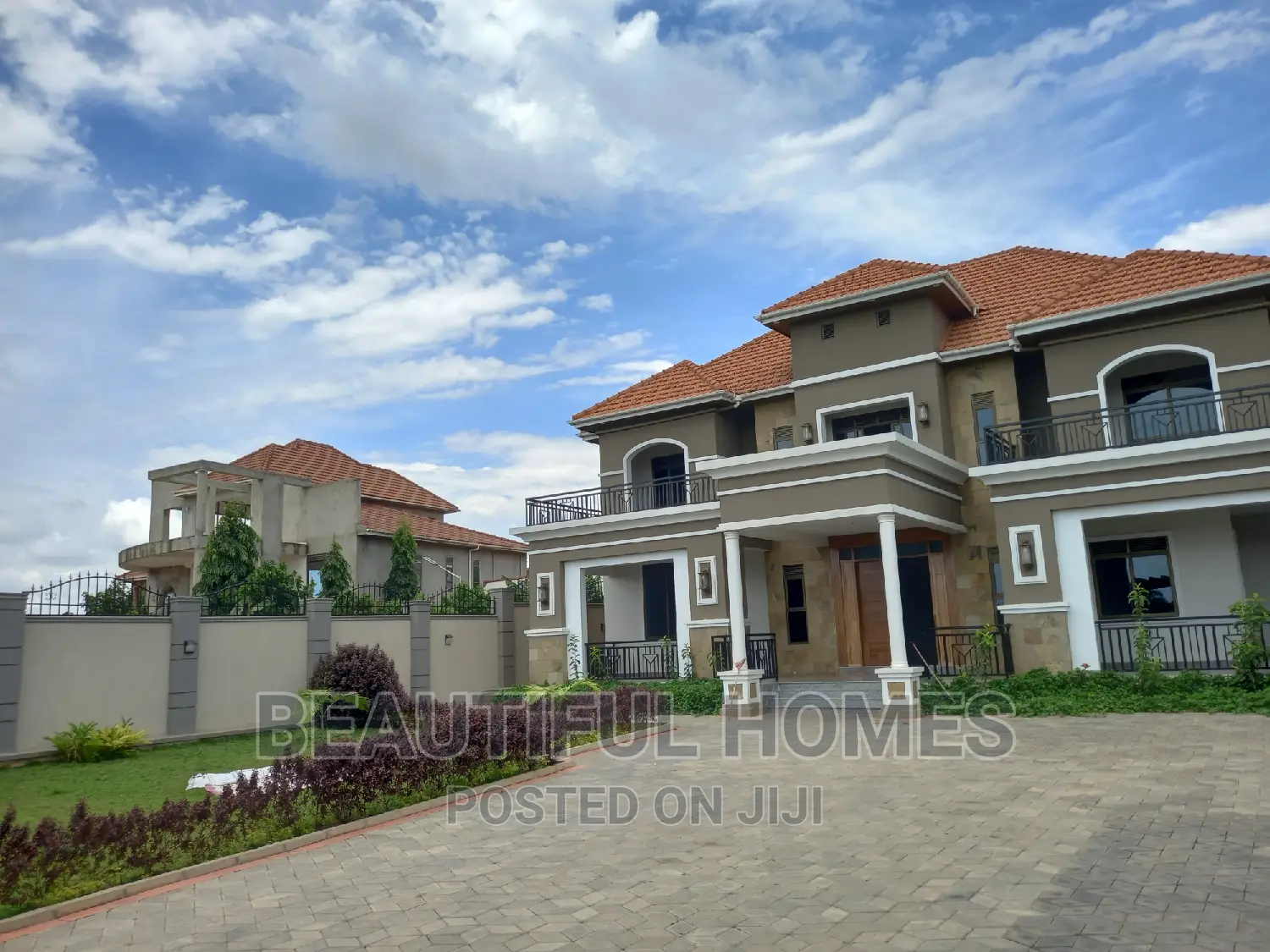 Furnished 6bdrm Duplex in Munyonyo, Makindye for sale in Makindye