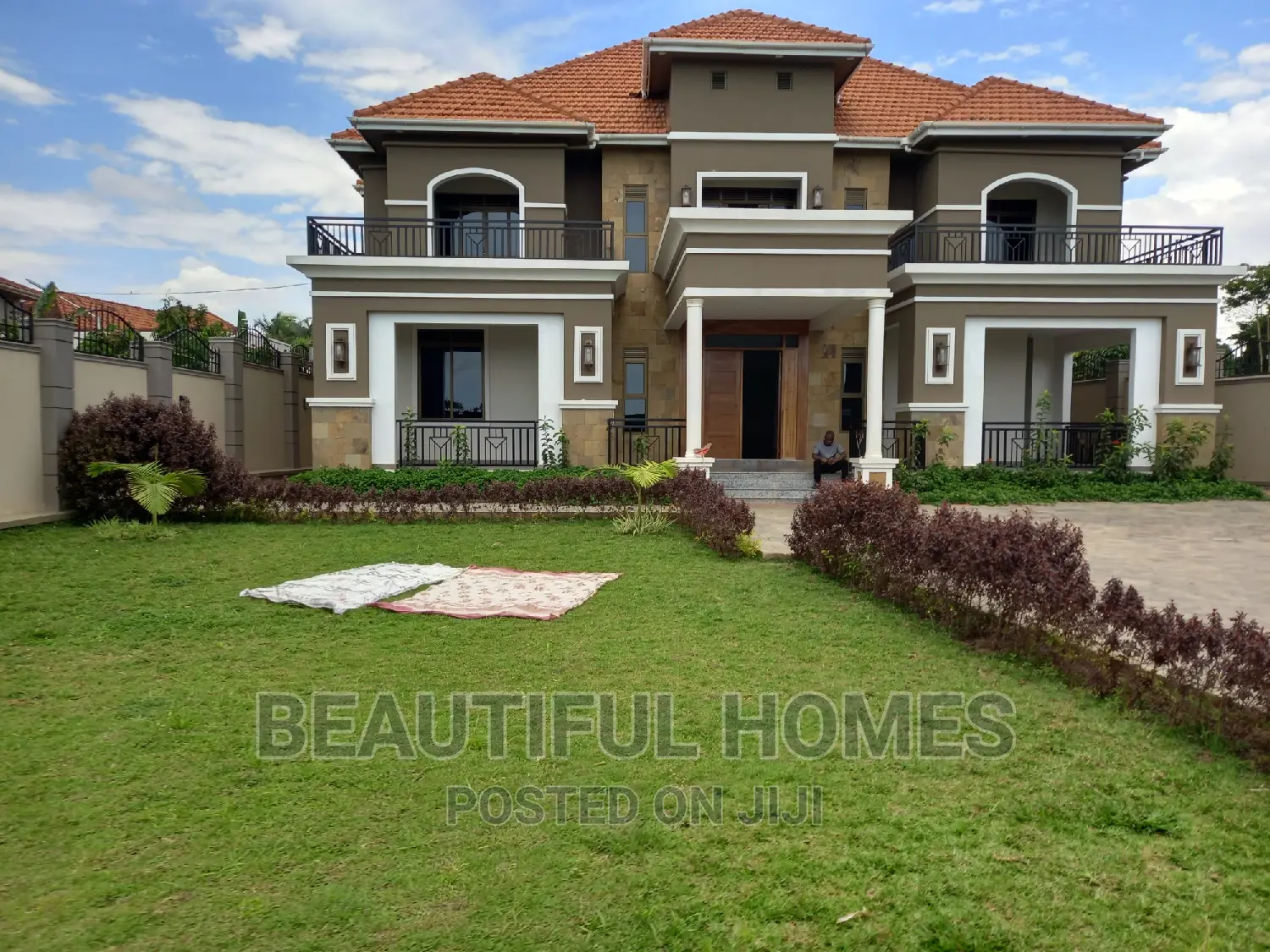 Furnished 6bdrm Duplex in Munyonyo, Makindye for sale in Makindye