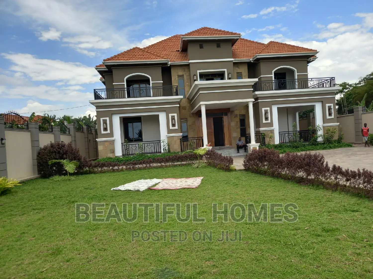 Furnished 6bdrm Duplex in Munyonyo, Makindye for sale in Makindye