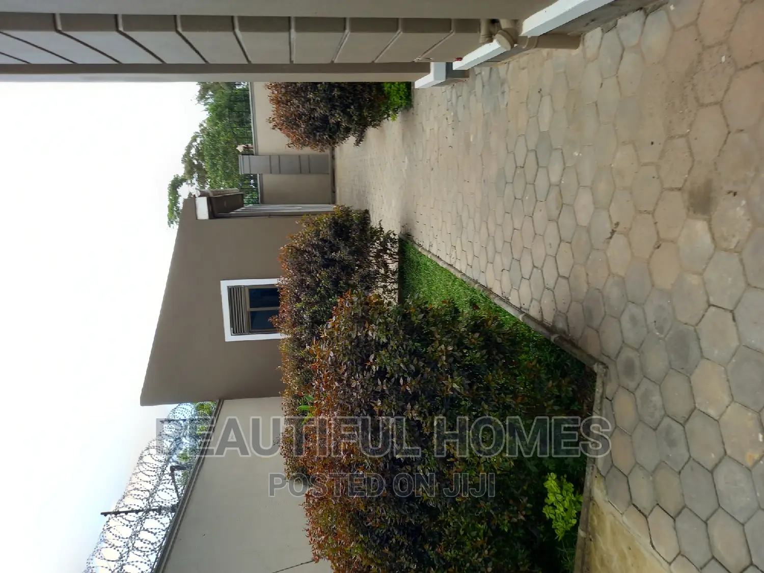 Furnished 6bdrm Duplex in Munyonyo, Makindye for sale in Makindye