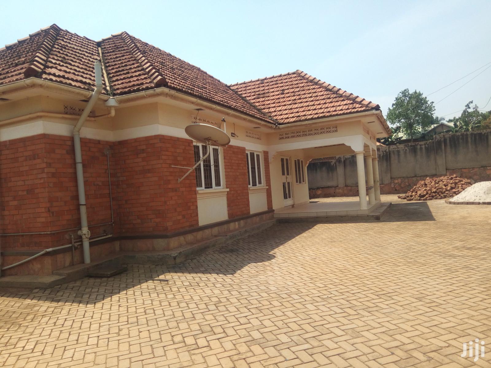 Deal,Kyaliwajara 30 Decimals House on Sell in Kampala