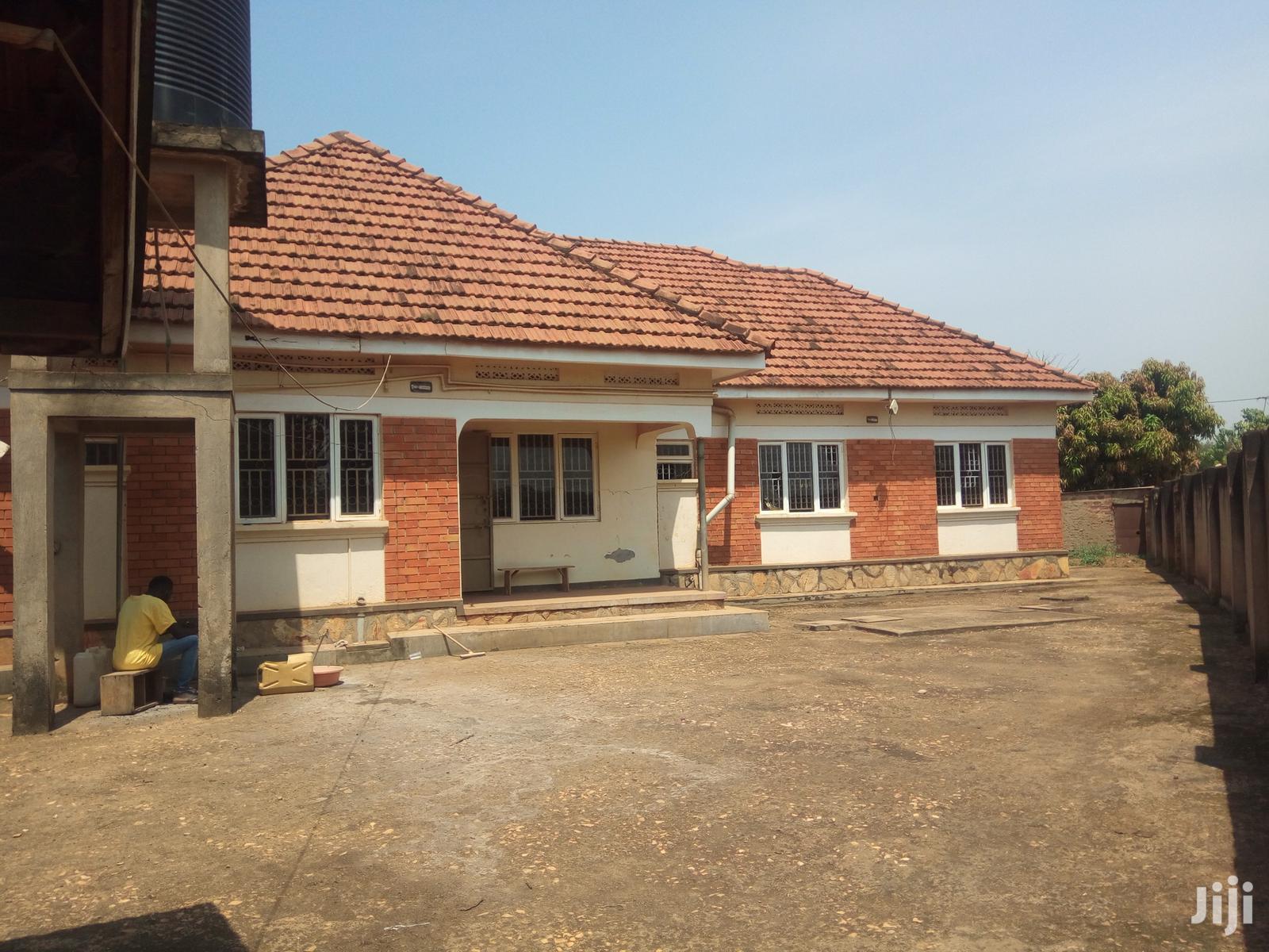 Deal,Kyaliwajara 30 Decimals House on Sell in Kampala