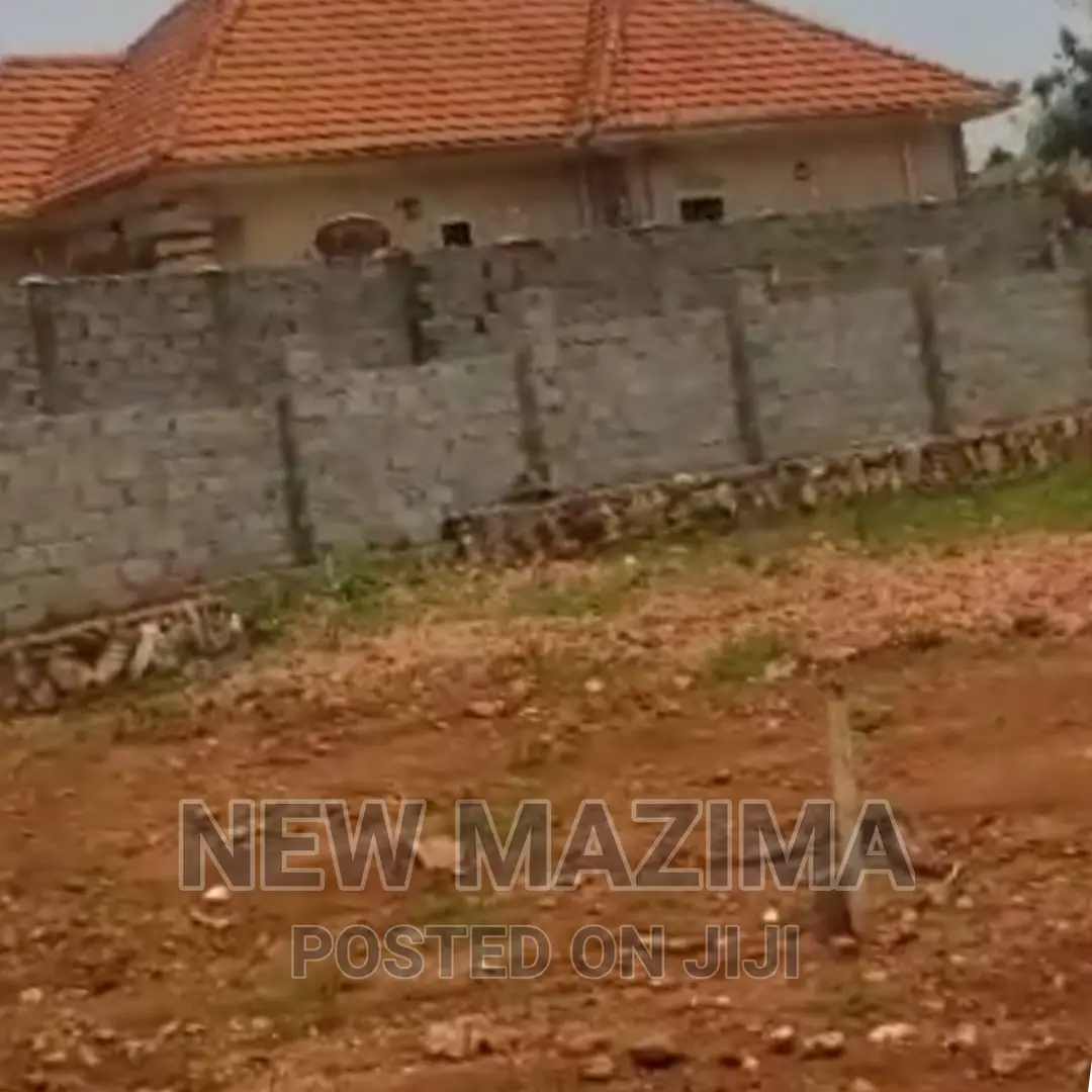 Very Prime Plot on Forced Sale in Heart of Bwebajja Ntebe Rd in Central Division