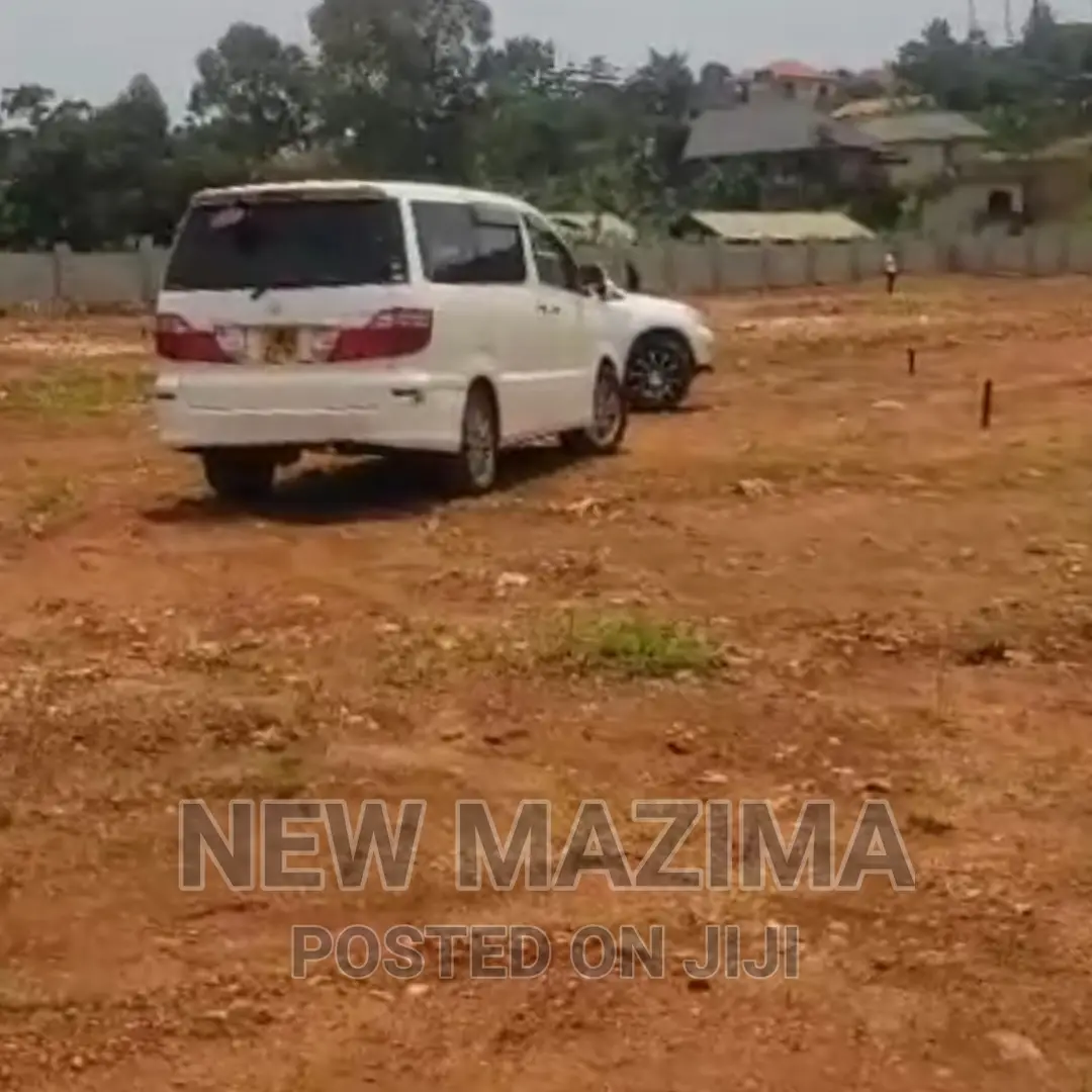 Very Prime Plot on Forced Sale in Heart of Bwebajja Ntebe Rd in Central Division