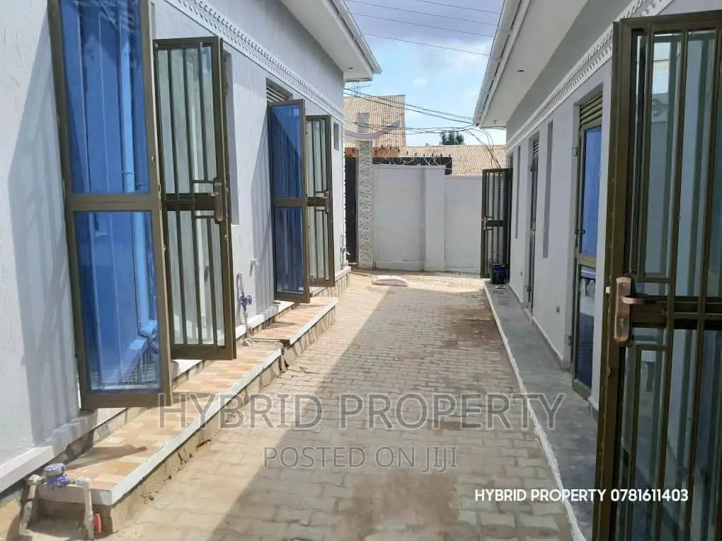 10bdrm Apartment in Kasubi Along, Rubaga for sale in Rubaga