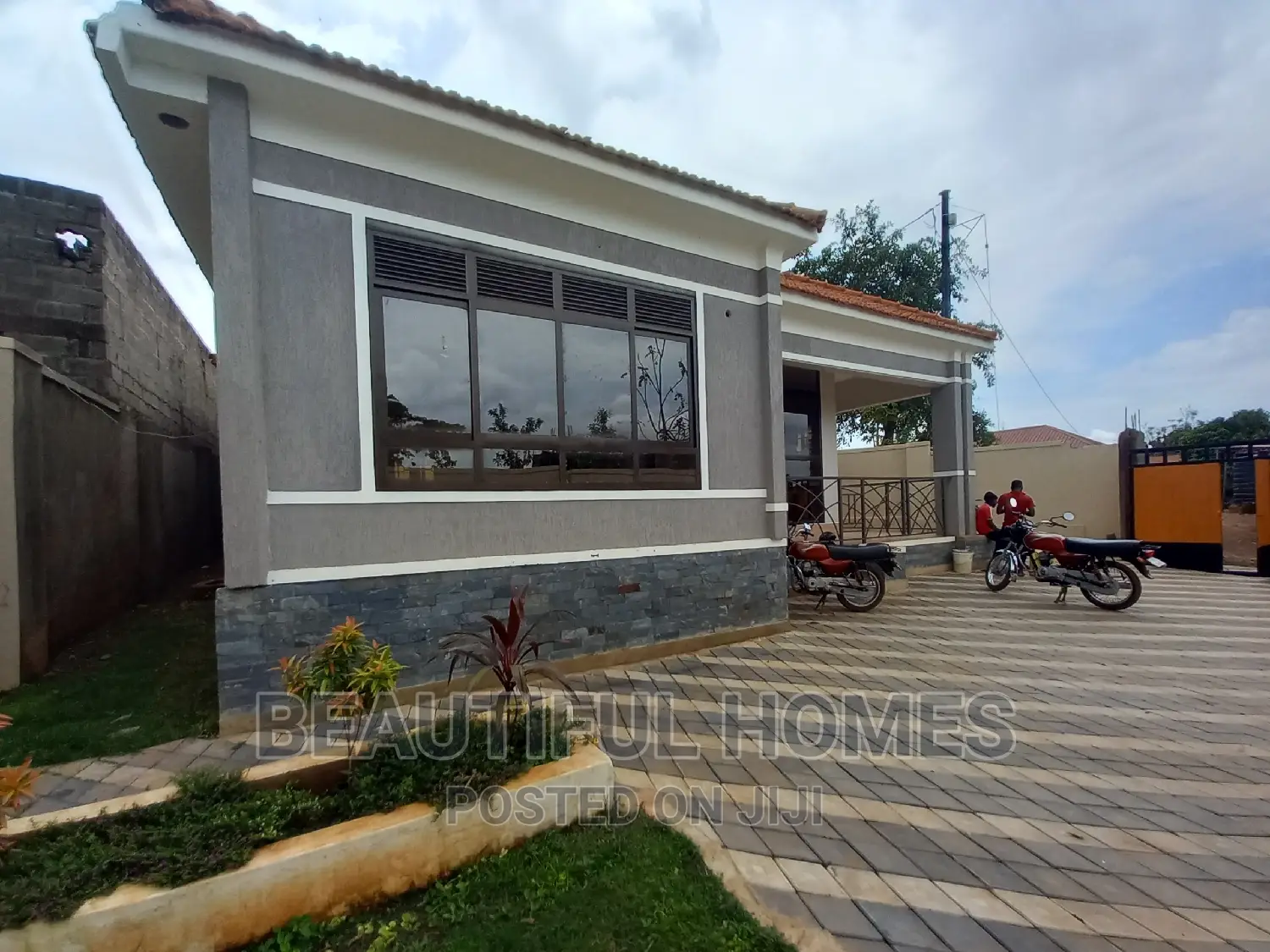 Furnished 4bdrm Bungalow in Kisaasi, Nakawa for sale in Nakawa