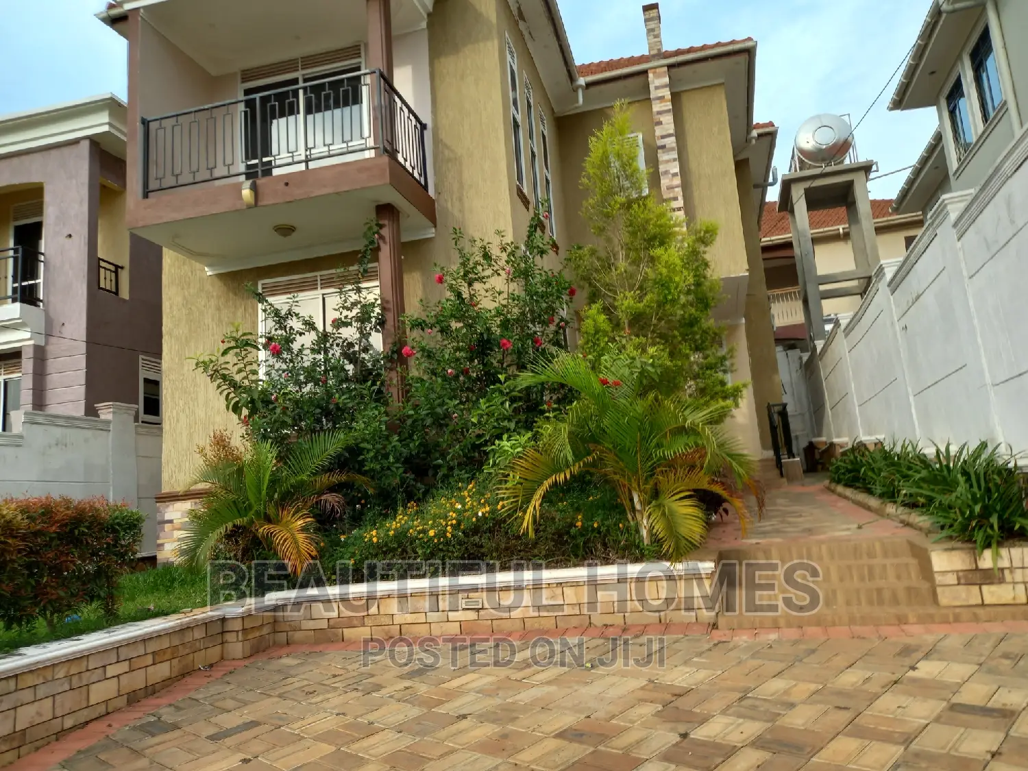 Furnished 4bdrm Duplex in Kira Tarmacked, Central Division for sale in Central Division