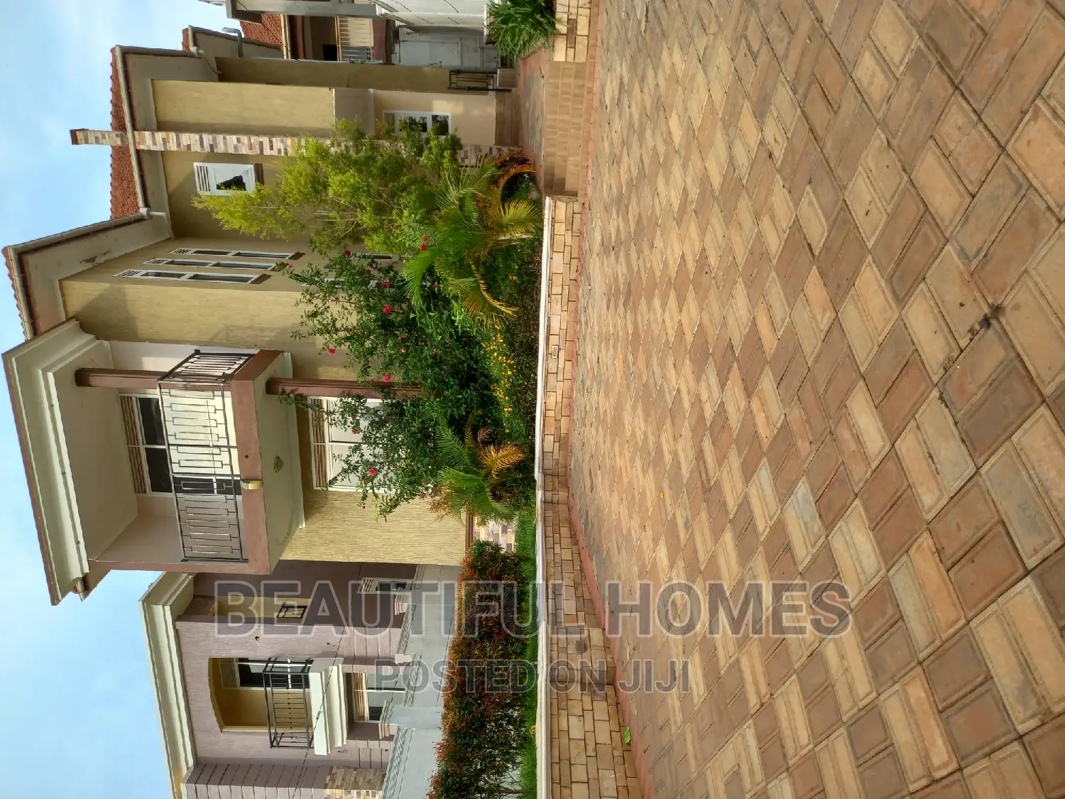 Furnished 4bdrm Duplex in Kira Tarmacked, Central Division for sale in Central Division