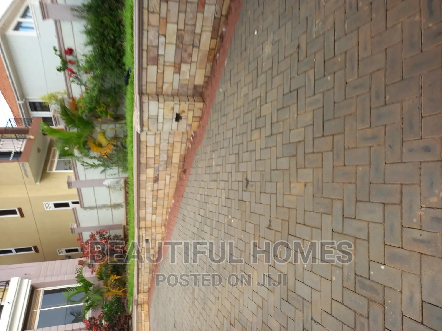 Furnished 4bdrm Maisonette in Kira High End for sale in Kira