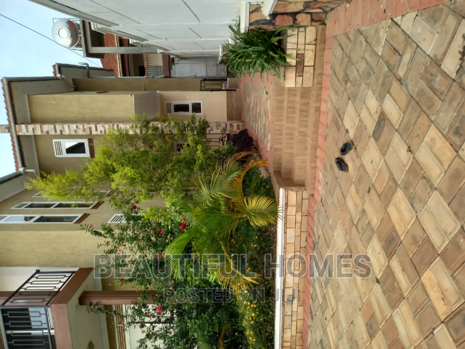 Furnished 4bdrm Duplex in Kira for sale in Kira