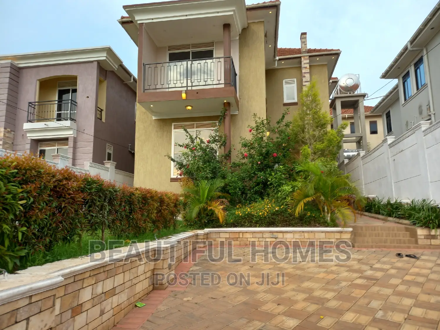 Furnished 4bdrm Mansion in Kira All Tarmack for sale in Kira