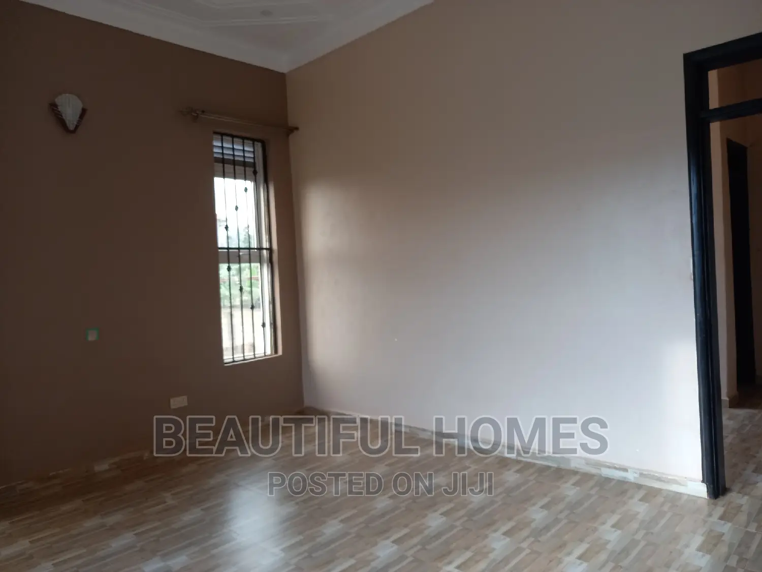 Furnished 4bdrm Mansion in Kira All Tarmack for sale in Kira