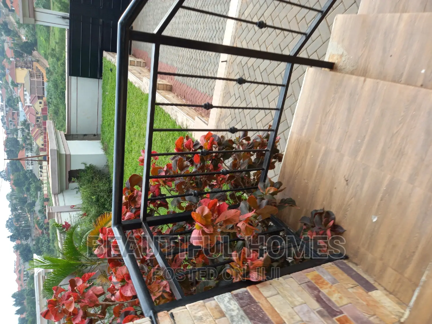 Furnished 4bdrm Duplex in Kira Ministers for sale in Kira