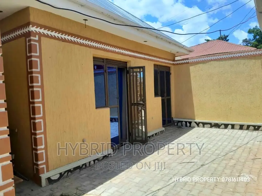 Beautiful/Fancy Shops for Sale at Kasubi Along Hoima Road. in Rubaga