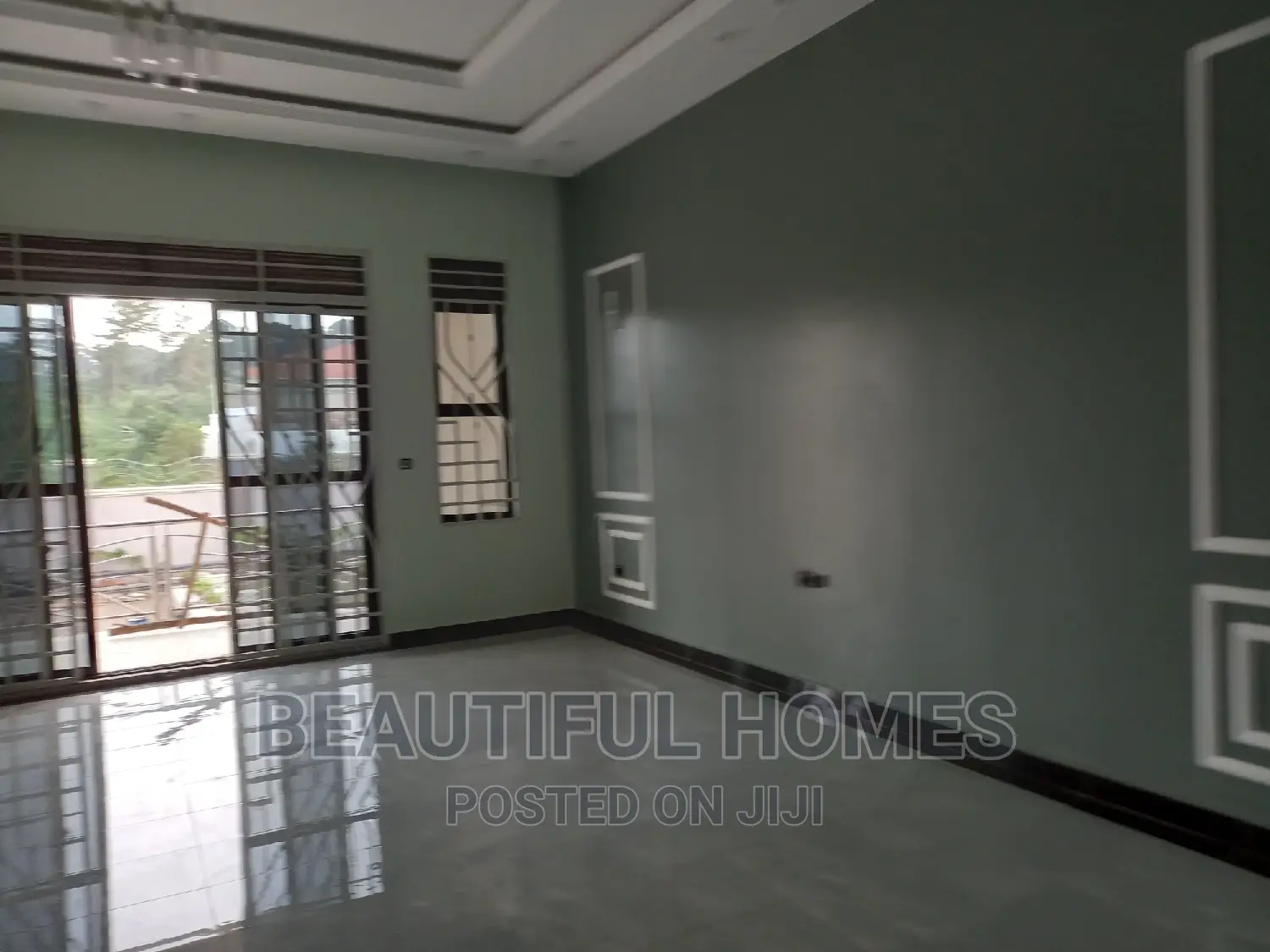 Furnished 4bdrm Mansion in Kira Rich Village for sale in Kira