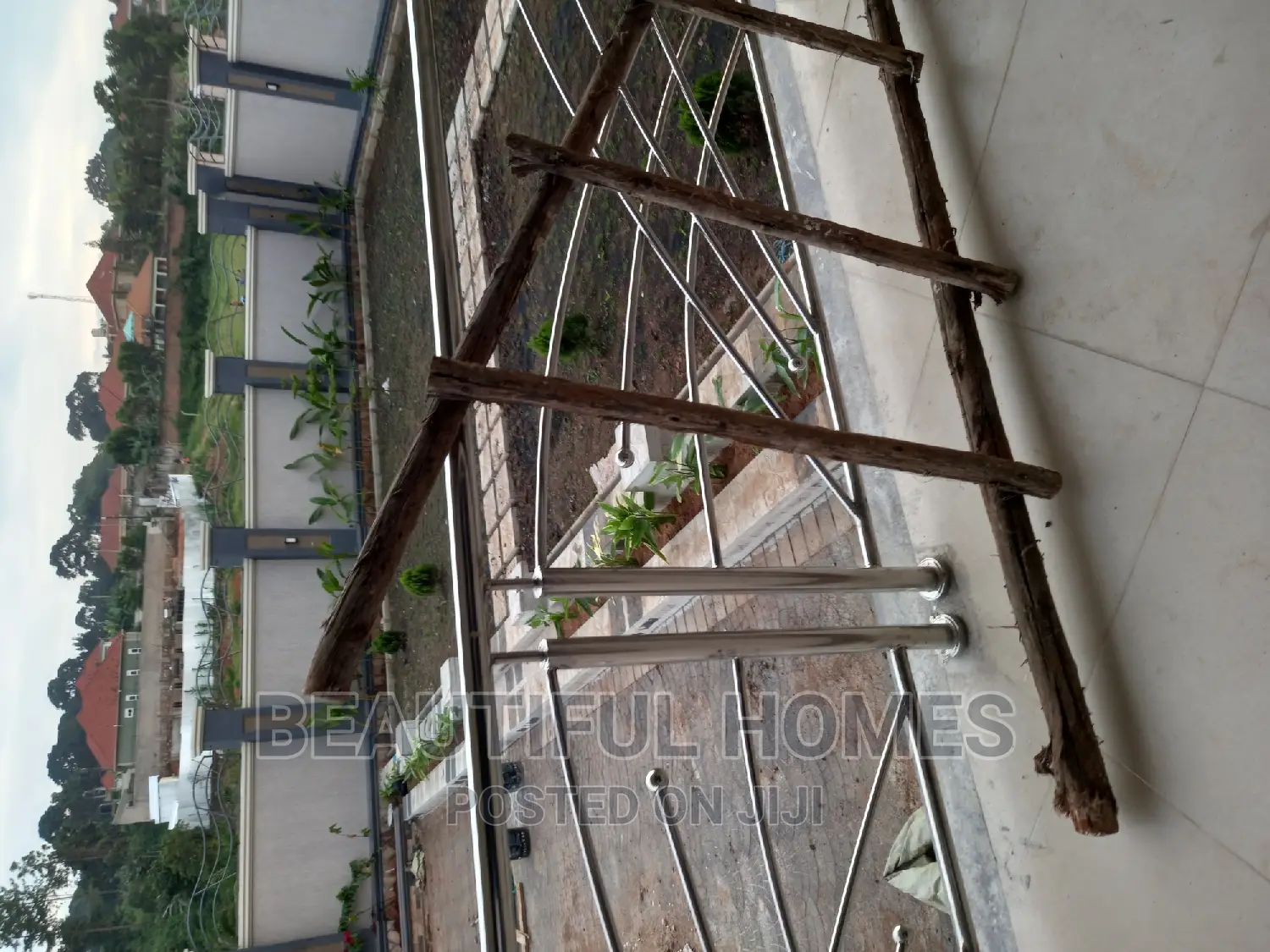 Furnished 4bdrm Mansion in Kira Rich Village for sale in Kira