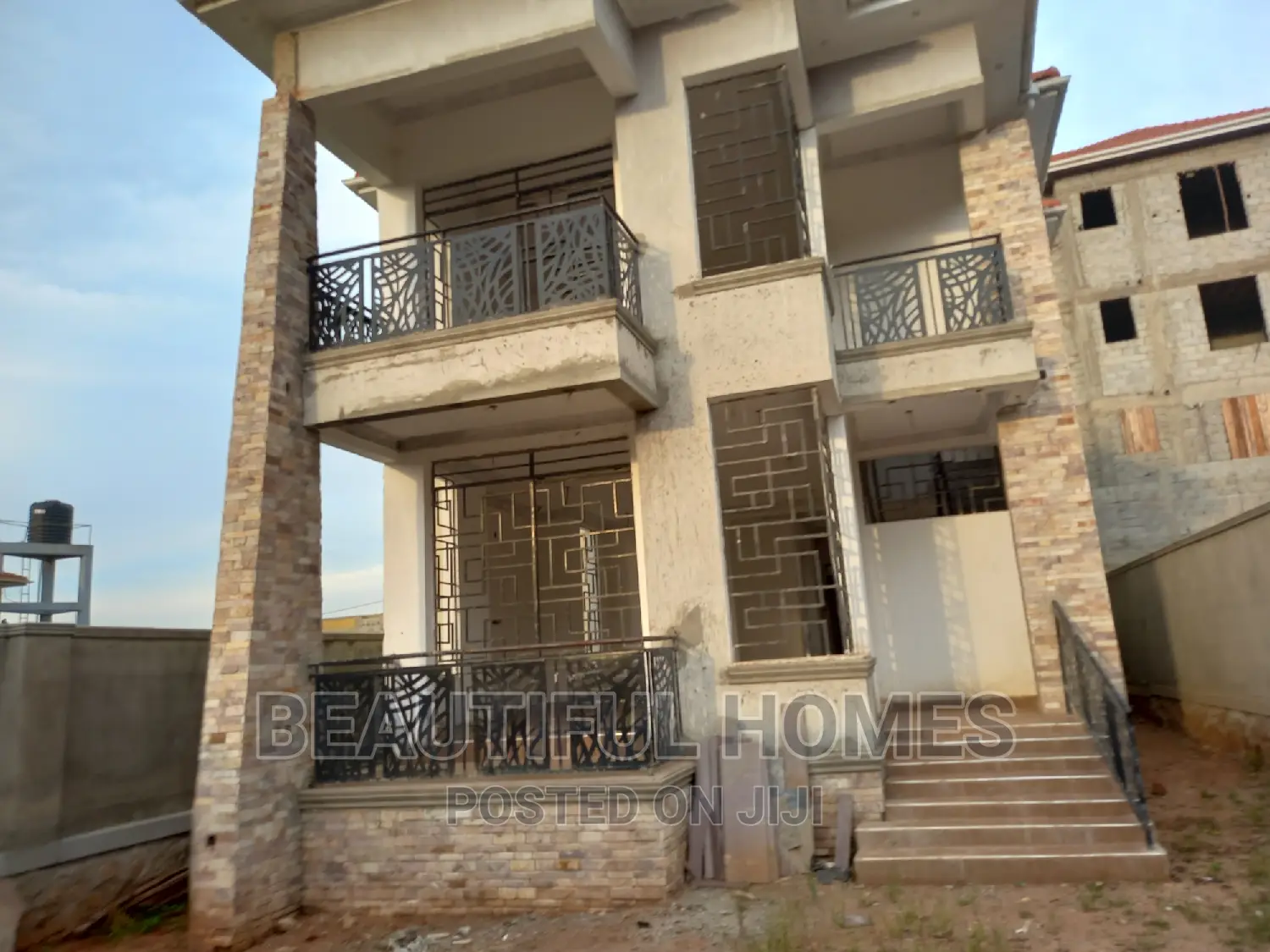 Furnished 5bdrm Duplex in Kira Tarmacked for sale in Kira