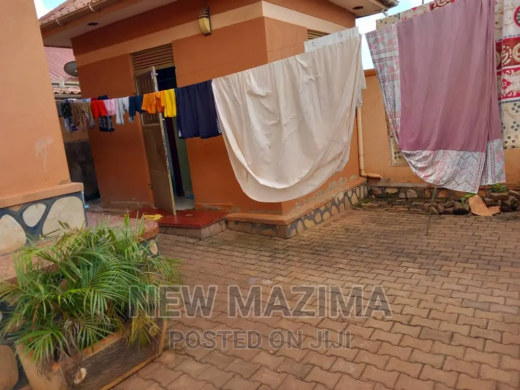 2bdrm House in Munyonyo, Division A for sale in Division A