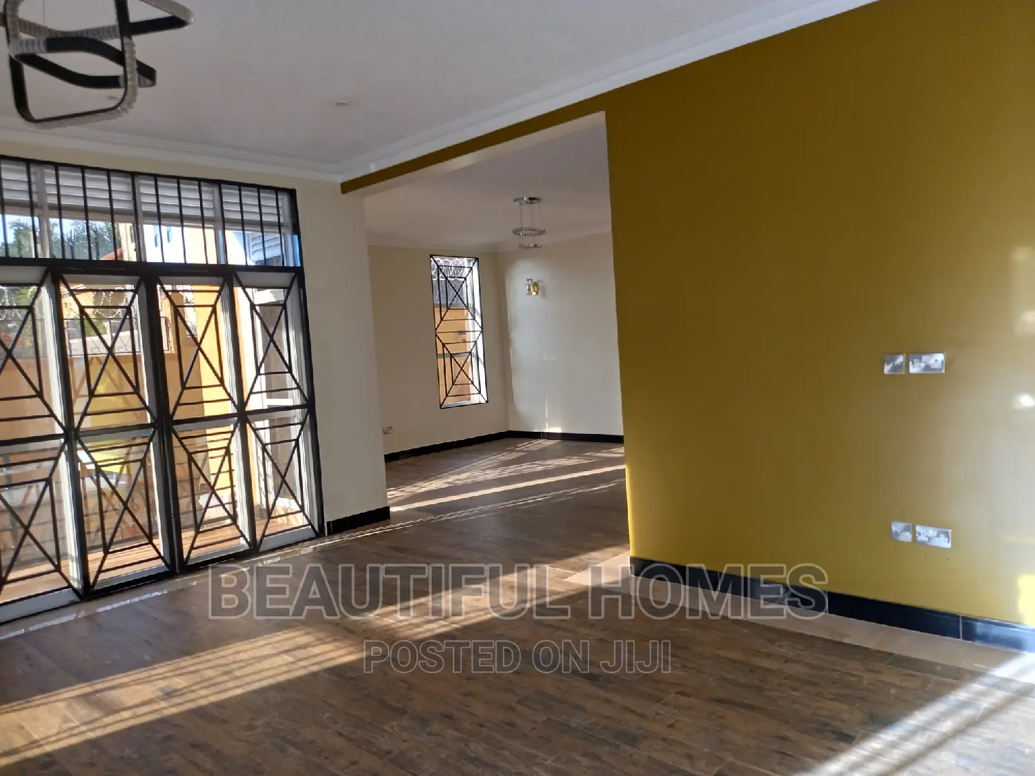 Furnished 7bdrm Mansion in Kira Tarmacked, Central Division for sale in Central Division